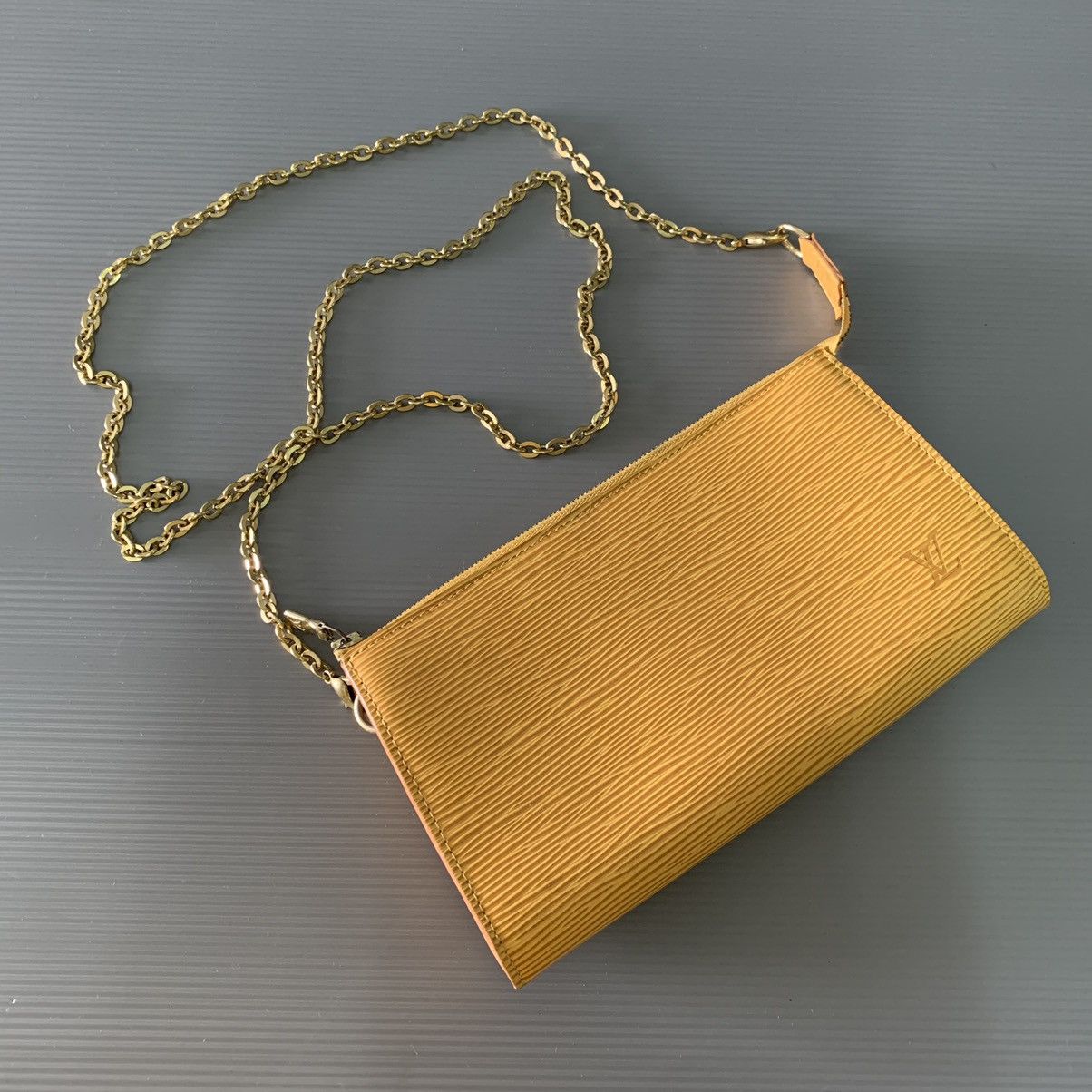 Louis Vuitton Louis Vuitton Pochette Epi Yellow Bag Size ONE SIZE - 12 Thumbnail