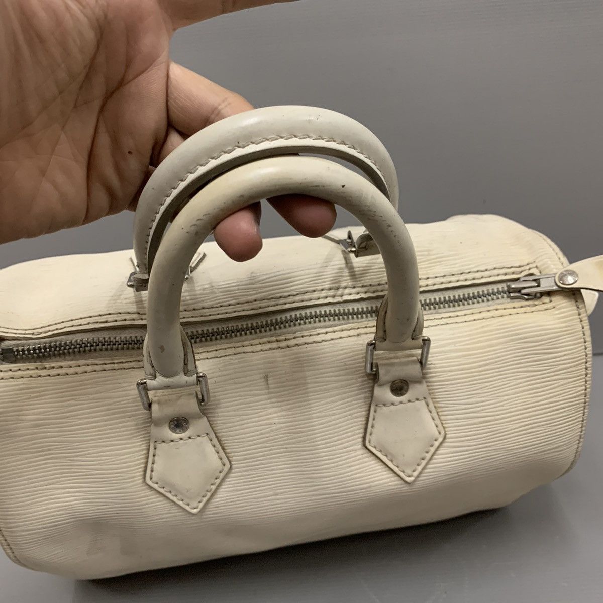 Louis Vuitton Louis Vuitton Speedy Epi Leather 25 Bag Size ONE SIZE - 8 Thumbnail