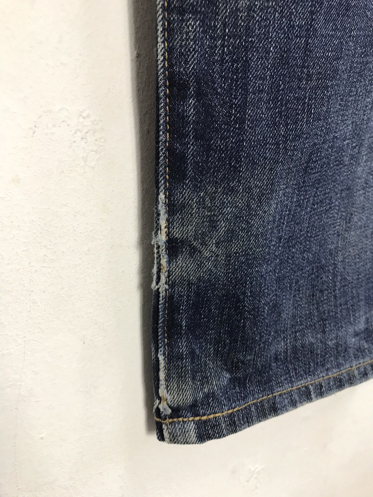 Levi's Vintage Clothing × Vintage Vintage Levi’s 501 Distressed Indigo Denim Jeans Size US 36 / EU 52 - 7 Thumbnail