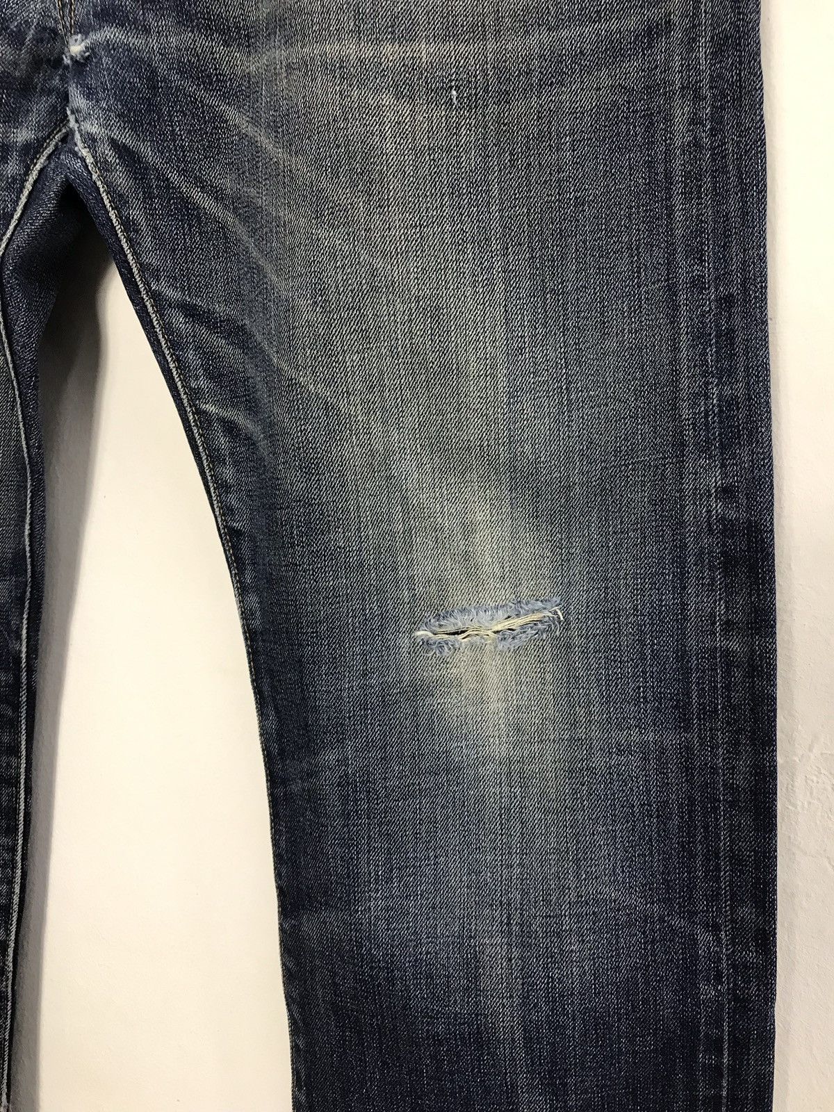 Levi's Vintage Clothing × Vintage Vintage Levi’s 501 Distressed Indigo Denim Jeans Size US 36 / EU 52 - 4 Thumbnail