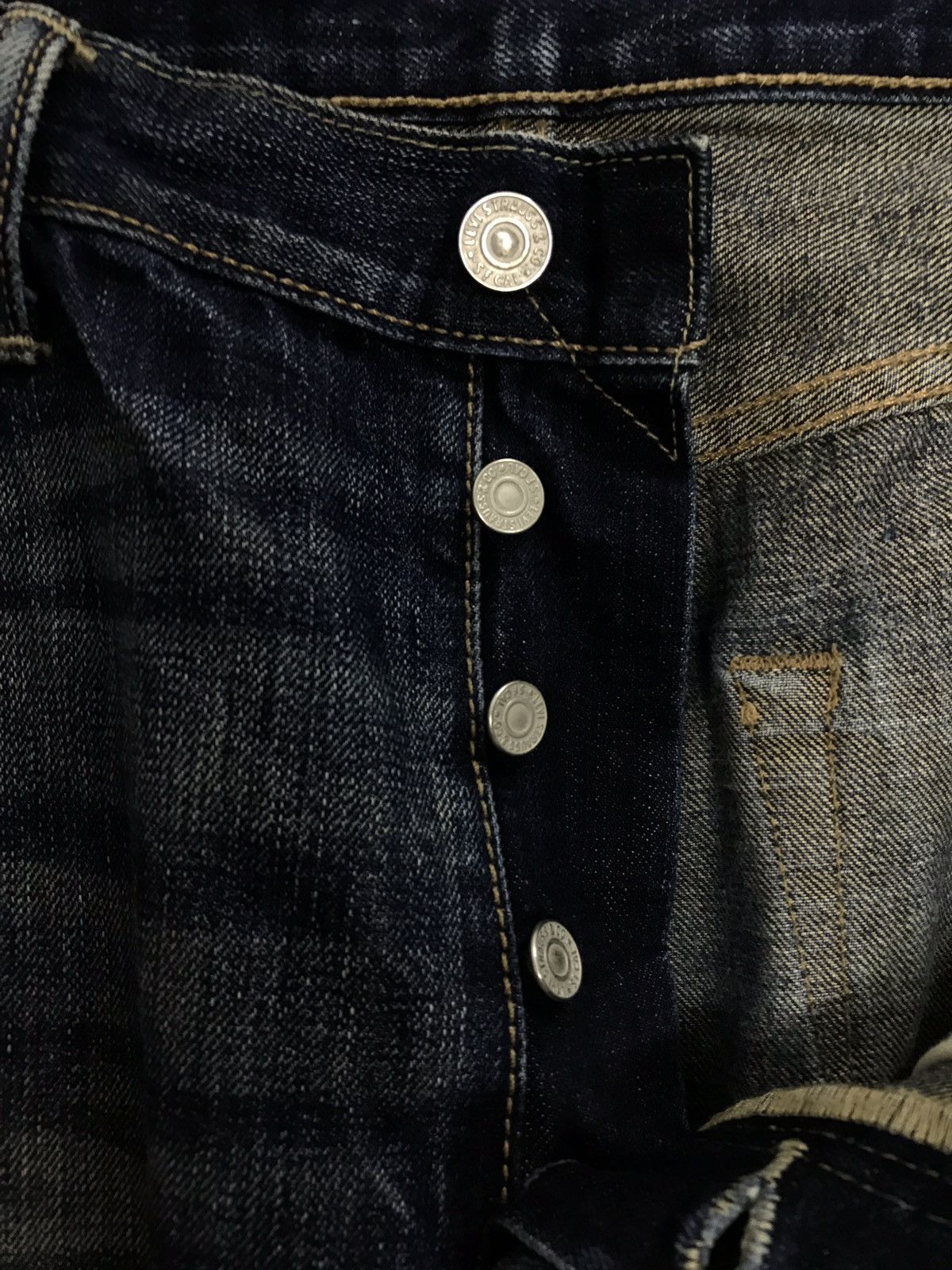 Levi's Vintage Clothing × Vintage Vintage Levi’s 501 Distressed Indigo Denim Jeans Size US 36 / EU 52 - 10 Thumbnail