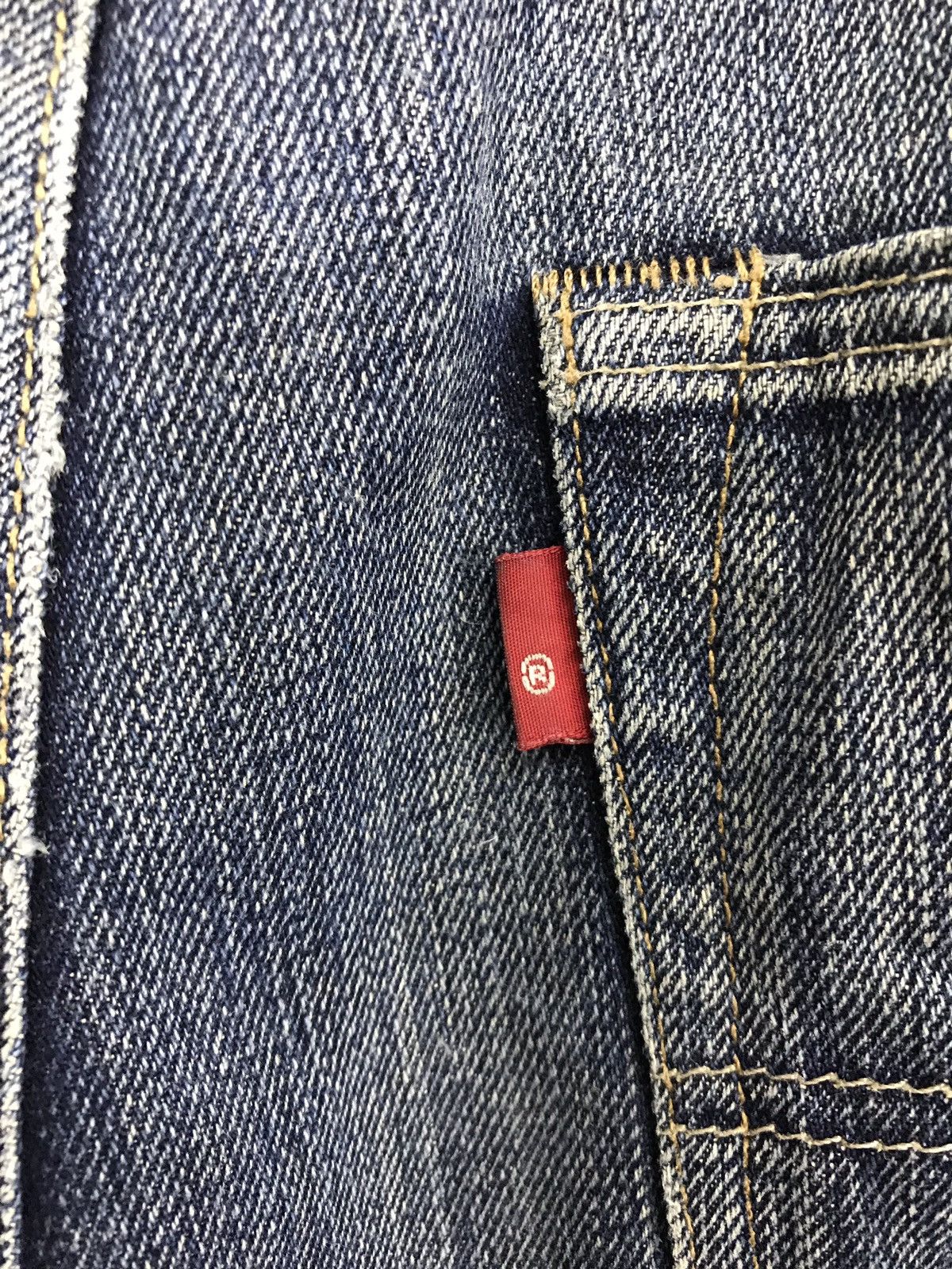 Levi's Vintage Clothing × Vintage Vintage Levi’s 501 Distressed Indigo Denim Jeans Size US 36 / EU 52 - 13 Thumbnail