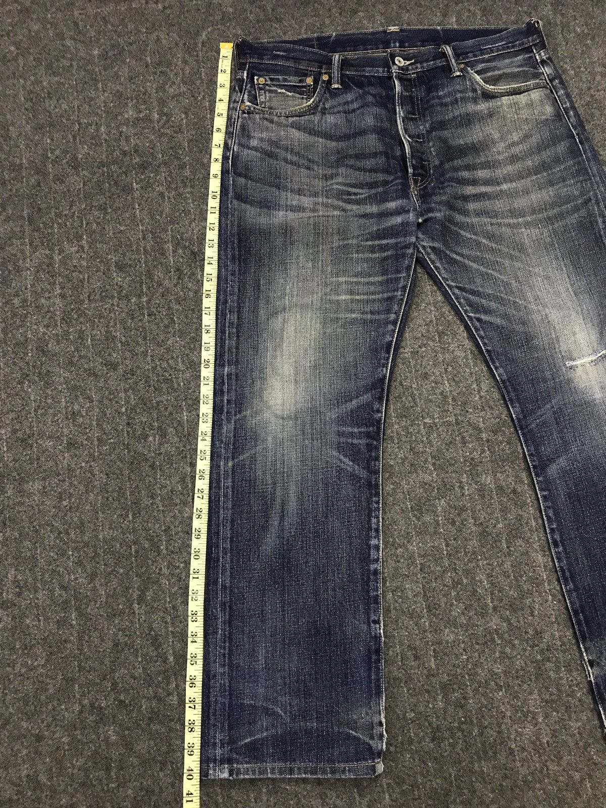 Levi's Vintage Clothing × Vintage Vintage Levi’s 501 Distressed Indigo Denim Jeans Size US 36 / EU 52 - 21 Thumbnail