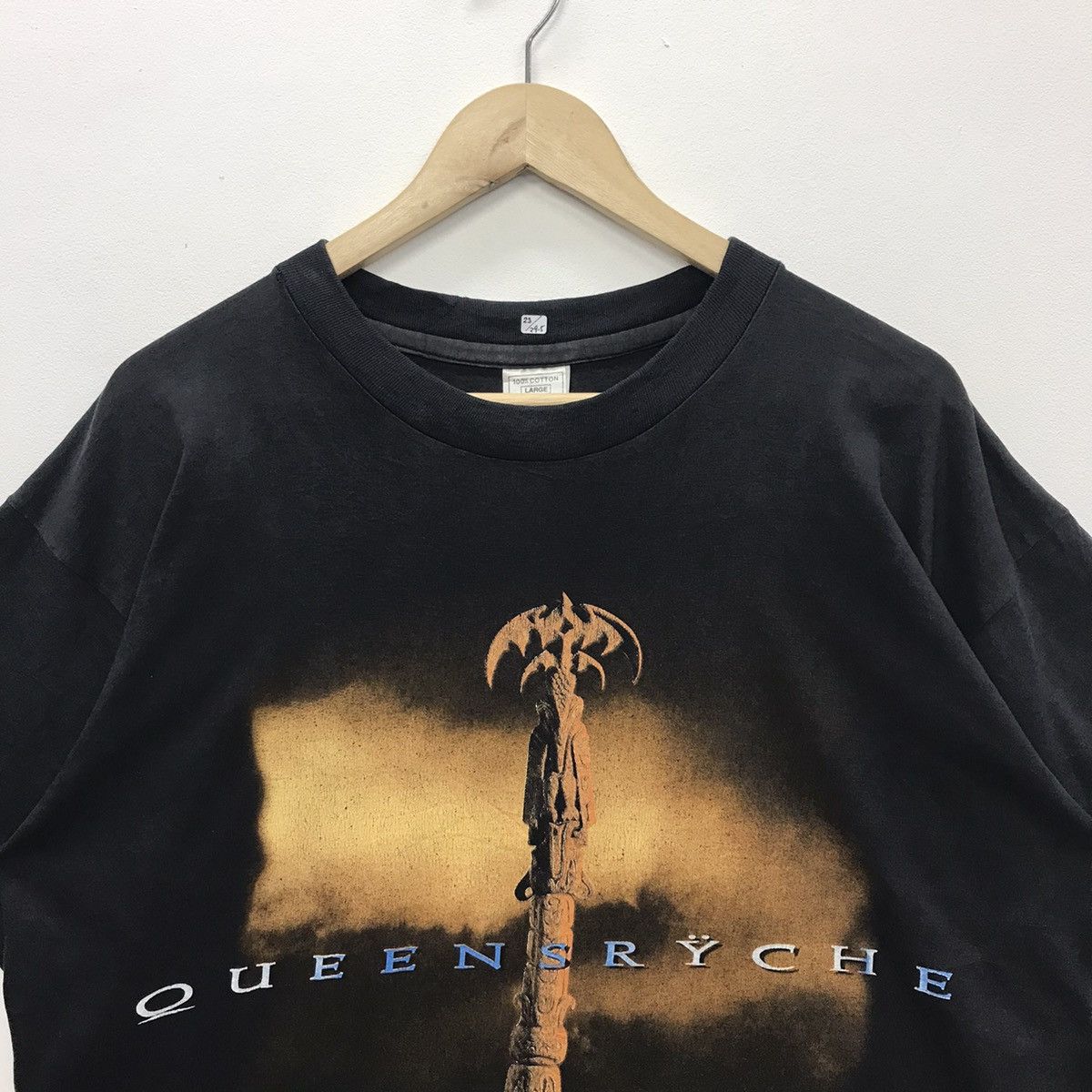 Band Tees × Vintage Rare!! Vintage Queensryche Heavy Metal Band Tour Tee Size US L / EU 52-54 / 3 - 3 Thumbnail