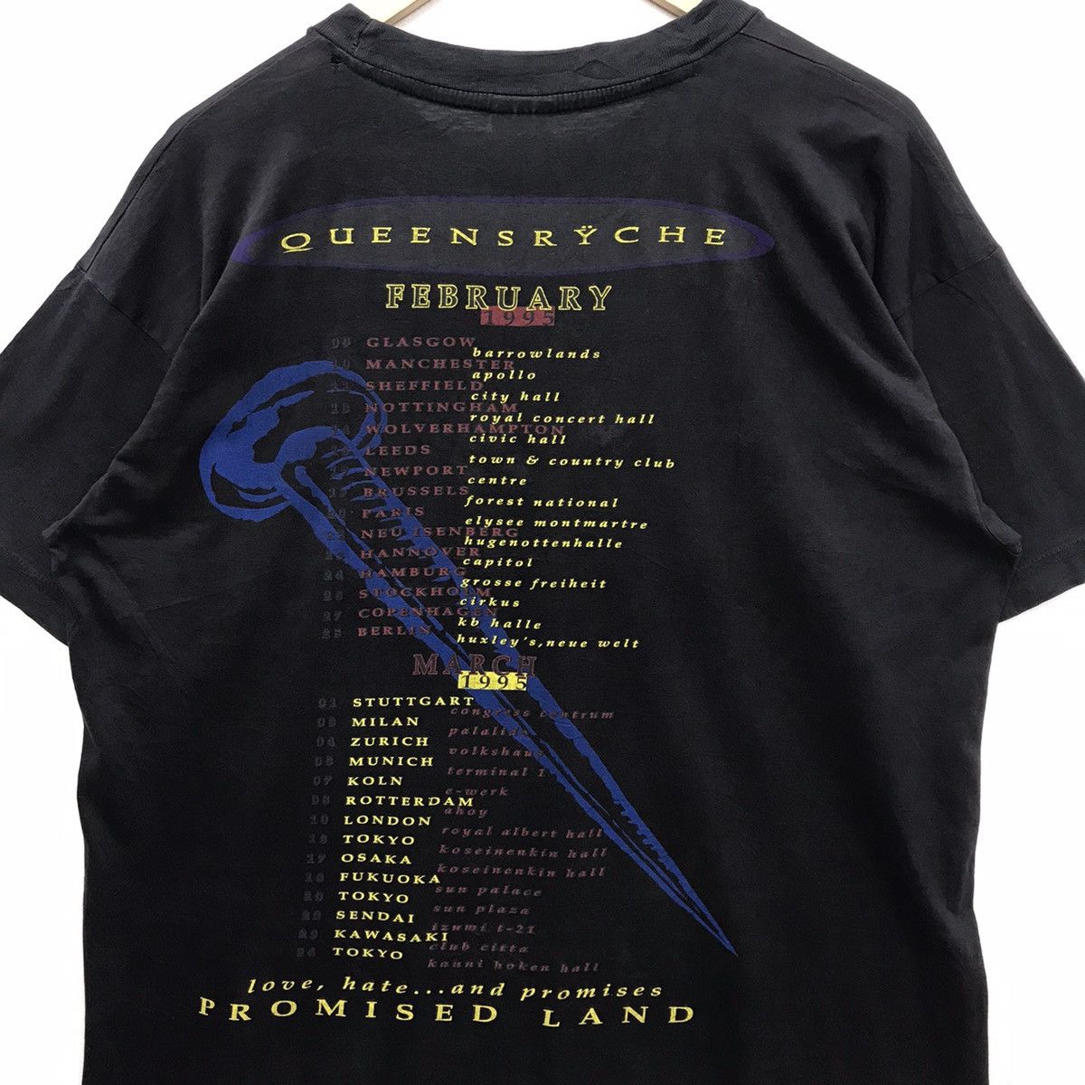 Band Tees × Vintage Rare!! Vintage Queensryche Heavy Metal Band Tour Tee Size US L / EU 52-54 / 3 - 11 Thumbnail
