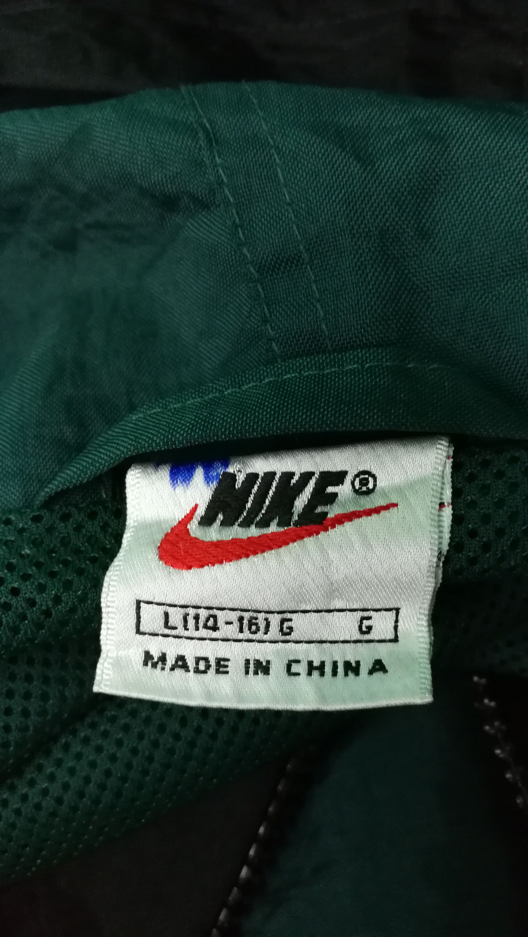 Vintage VINTAGE NIKE WHINBREAKER Size US L / EU 52-54 / 3 - 5 Thumbnail