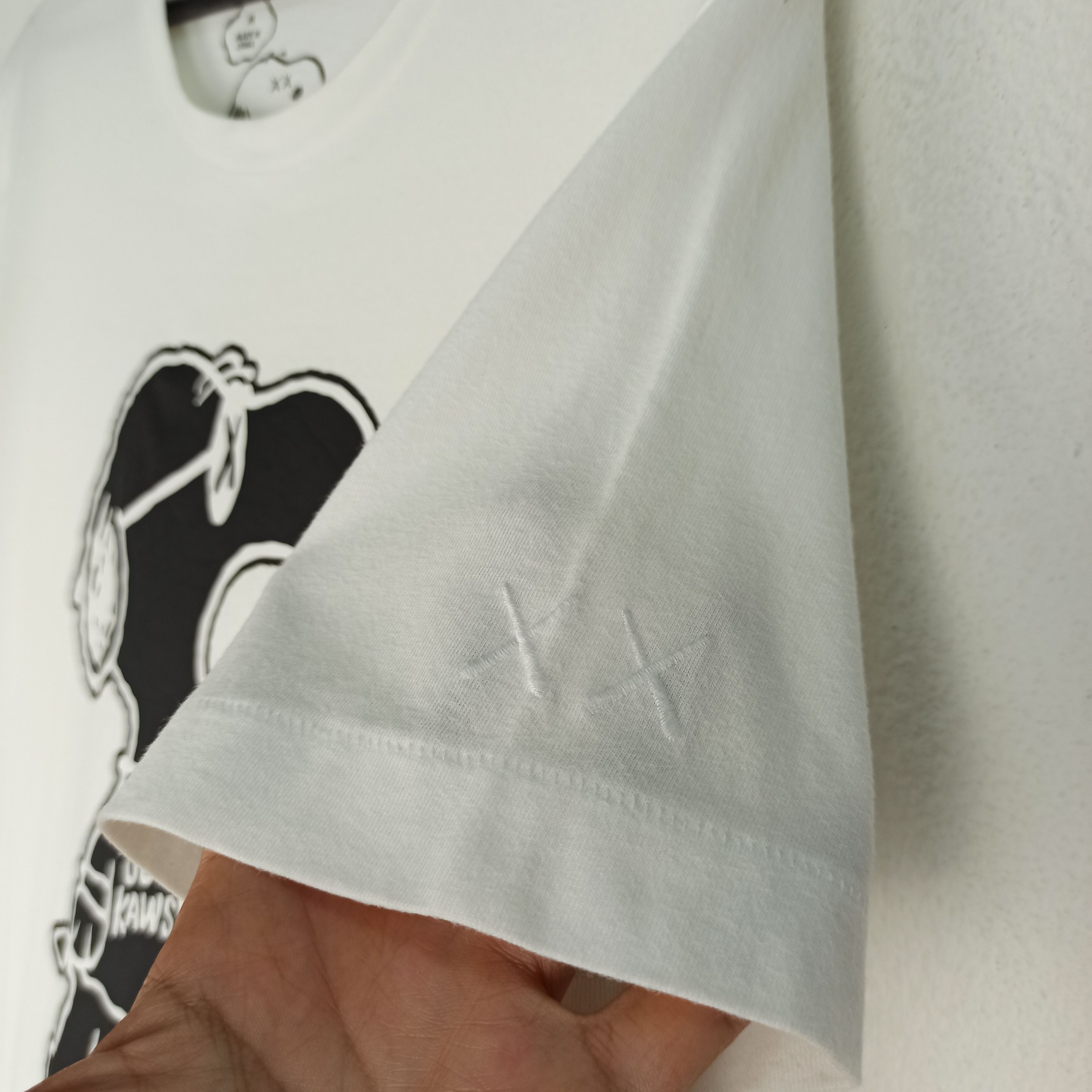 Kaws × Uniqlo Kaws x Peanut Snoopy x Uniqlo T Shirt Size US M / EU 48-50 / 2 - 3 Thumbnail