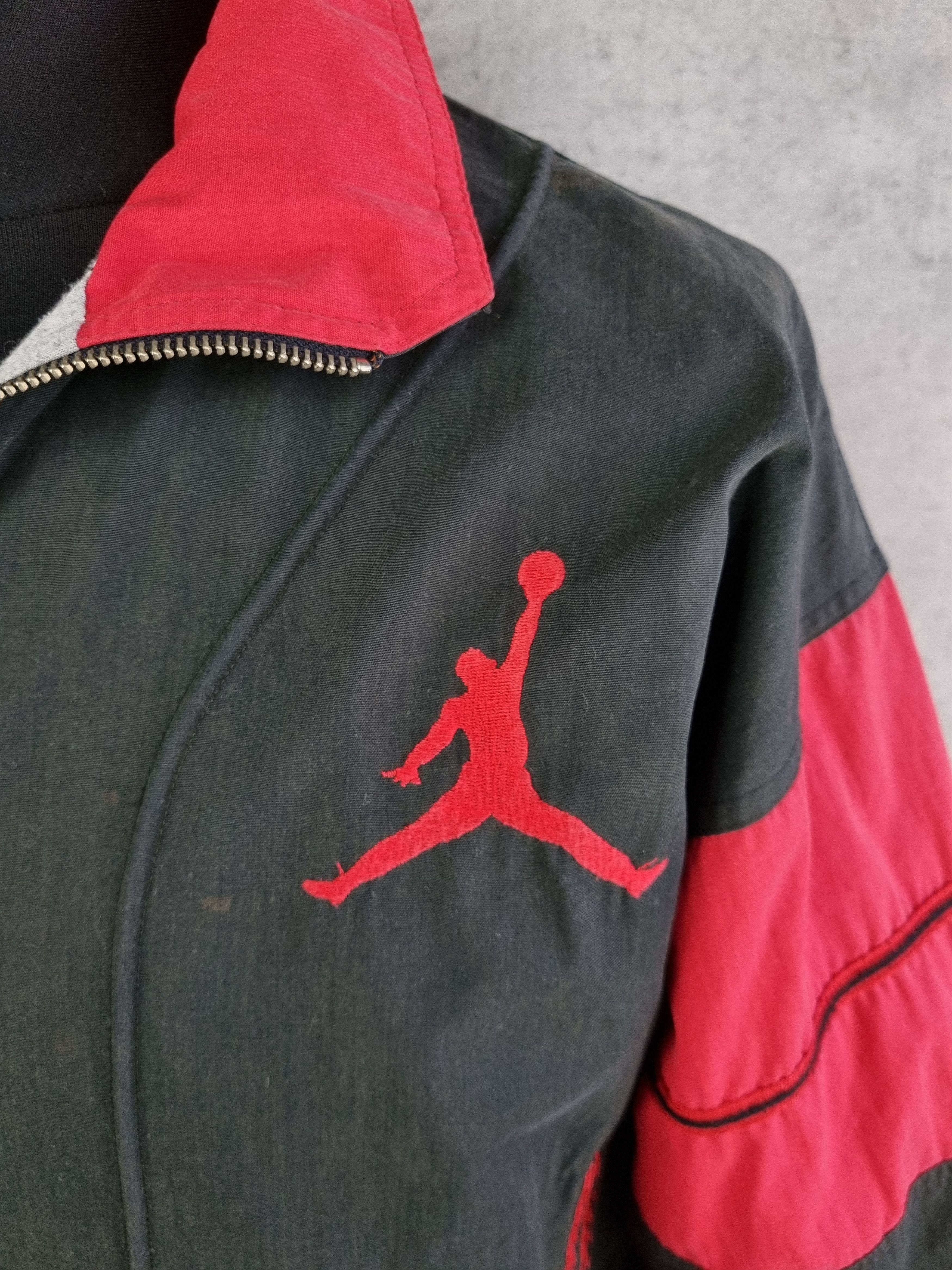 Jordan Brand × Nike × Vintage 90s Air Jordan Faded Jacket with Embroidered Logo Size US S / EU 44-46 / 1 - 4 Thumbnail