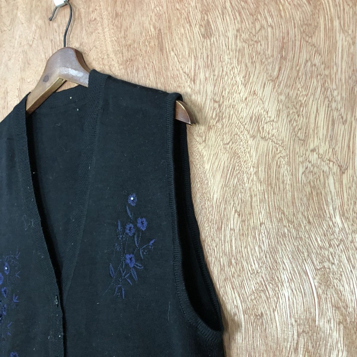 Homespun Knitwear Art embroidered Japan Black Vest cardigan knitwear #c858 Size US S / EU 44-46 / 1 - 4 Thumbnail