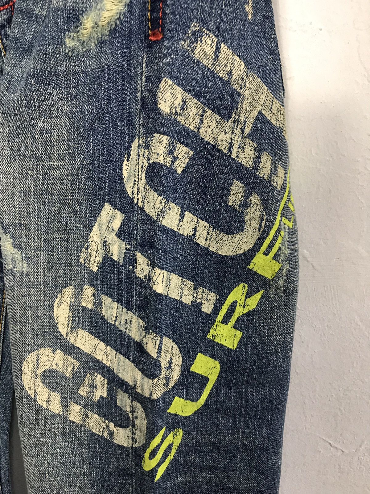 Japanese Brand Vintage Gotcha Surf Printed Denim Jeans Tear Style Size US 32 / EU 48 - 6 Thumbnail