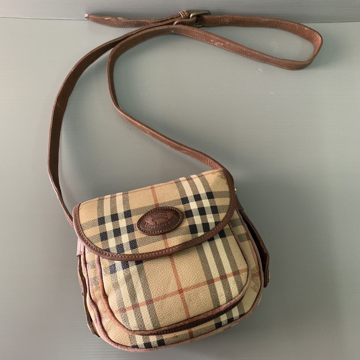 Burberry Burberrys Monogram Vintage Slingbag Size ONE SIZE - 2 Thumbnail