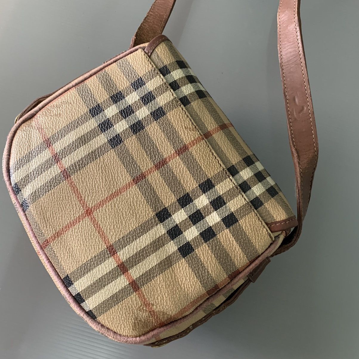 Burberry Burberrys Monogram Vintage Slingbag Size ONE SIZE - 5 Thumbnail