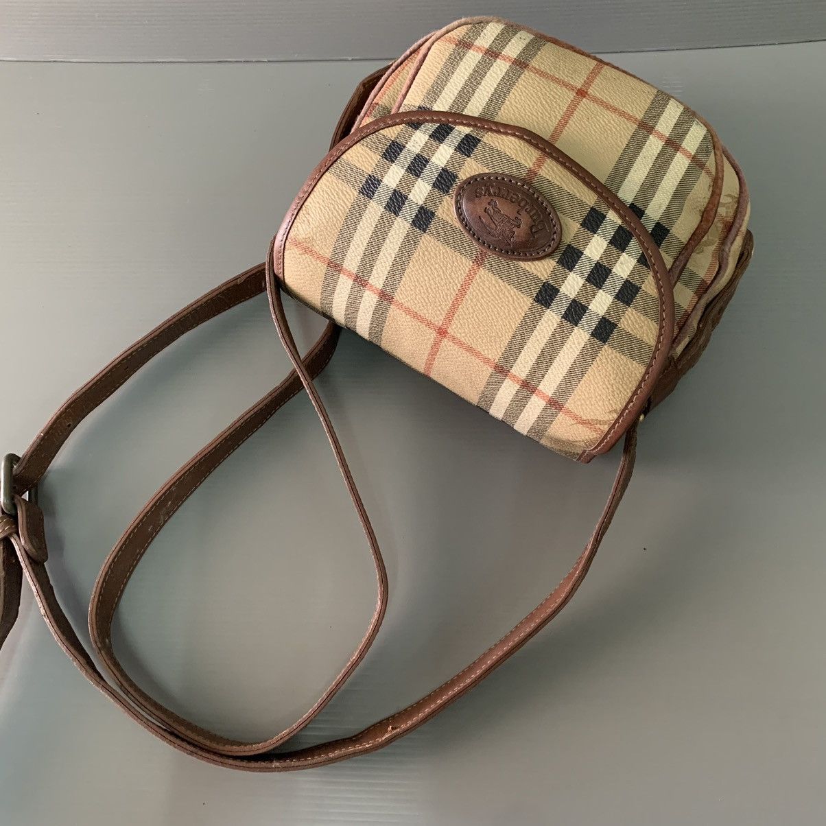 Burberry Burberrys Monogram Vintage Slingbag Size ONE SIZE - 15 Thumbnail