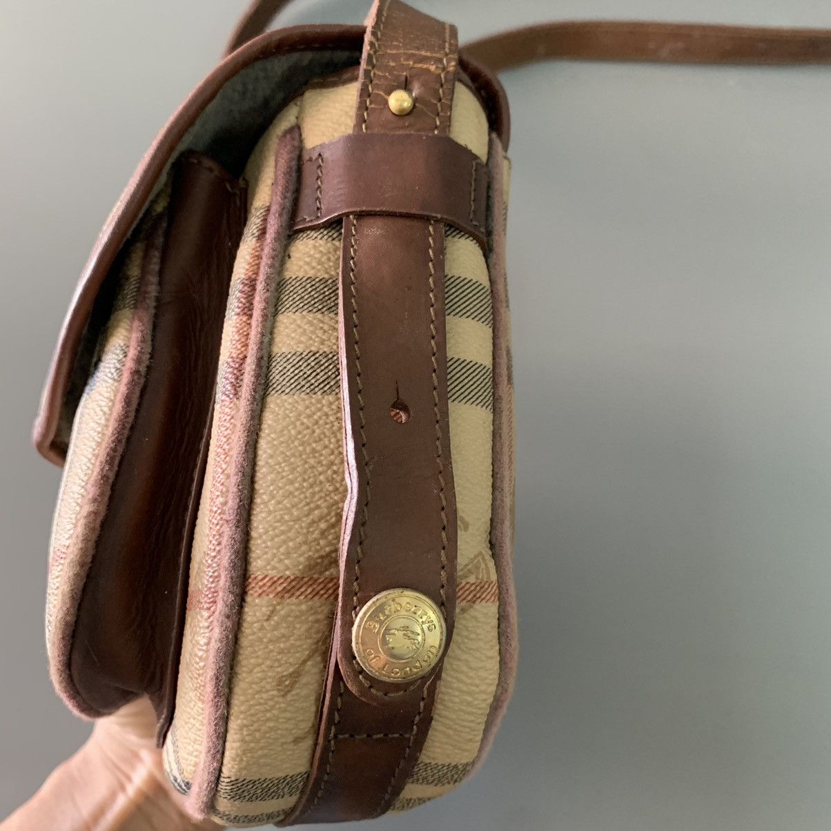 Burberry Burberrys Monogram Vintage Slingbag Size ONE SIZE - 8 Thumbnail