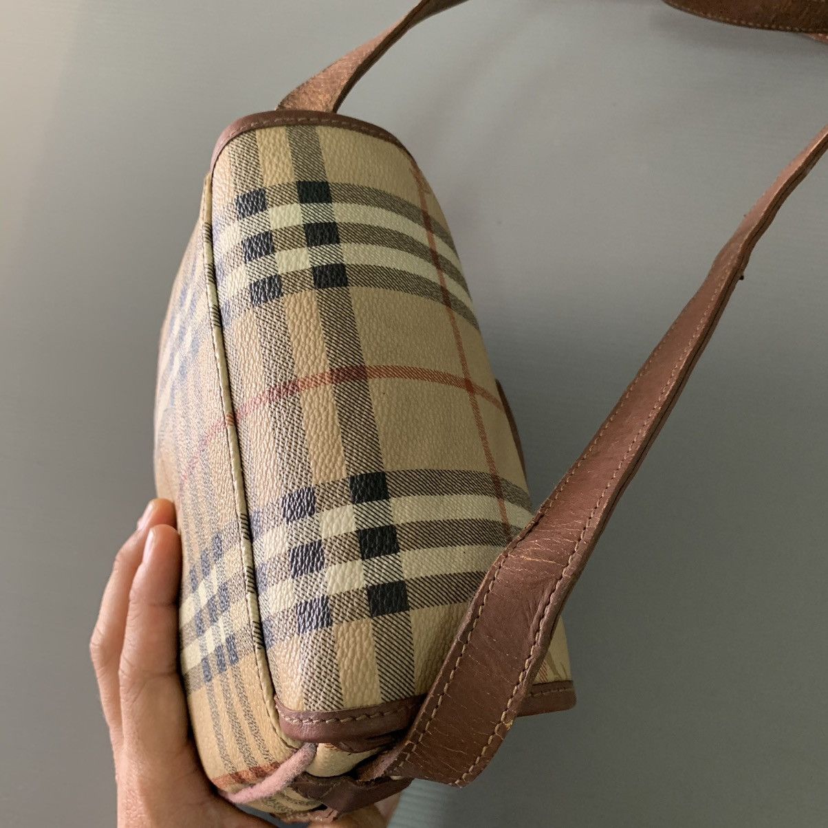 Burberry Burberrys Monogram Vintage Slingbag Size ONE SIZE - 9 Thumbnail