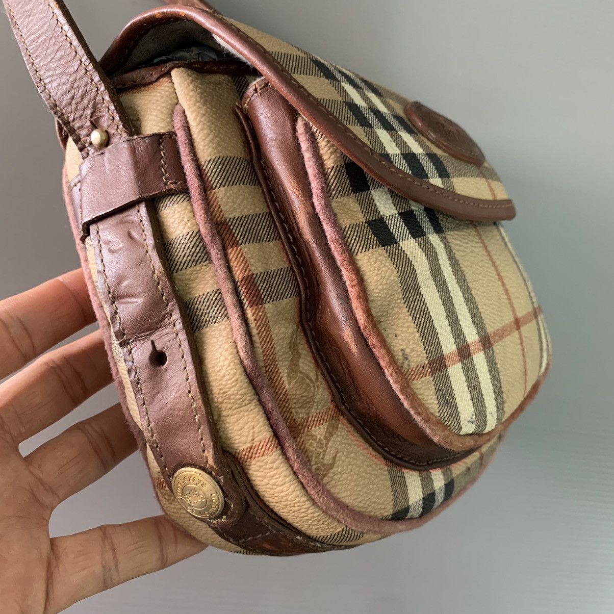 Burberry Burberrys Monogram Vintage Slingbag Size ONE SIZE - 4 Thumbnail