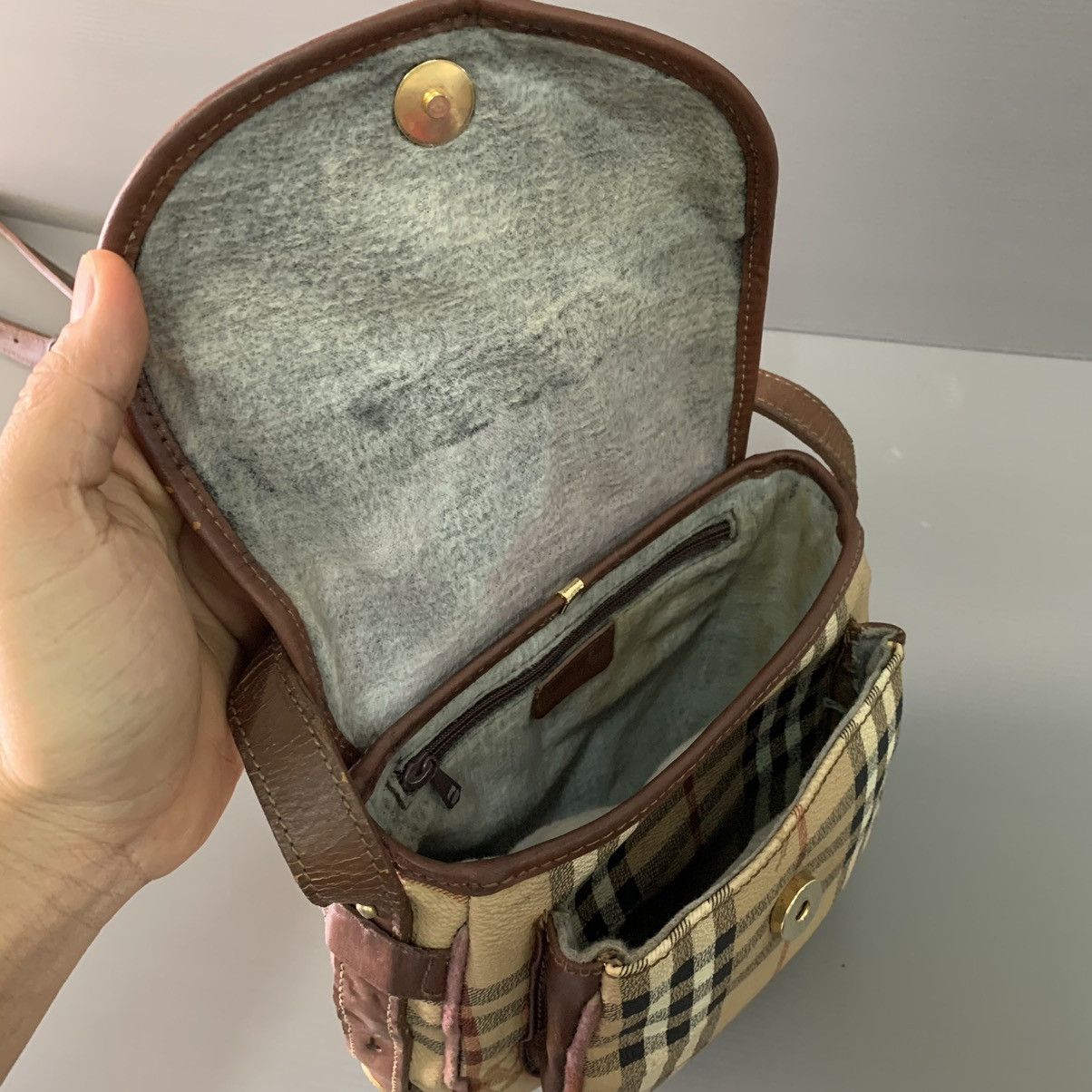 Burberry Burberrys Monogram Vintage Slingbag Size ONE SIZE - 11 Thumbnail