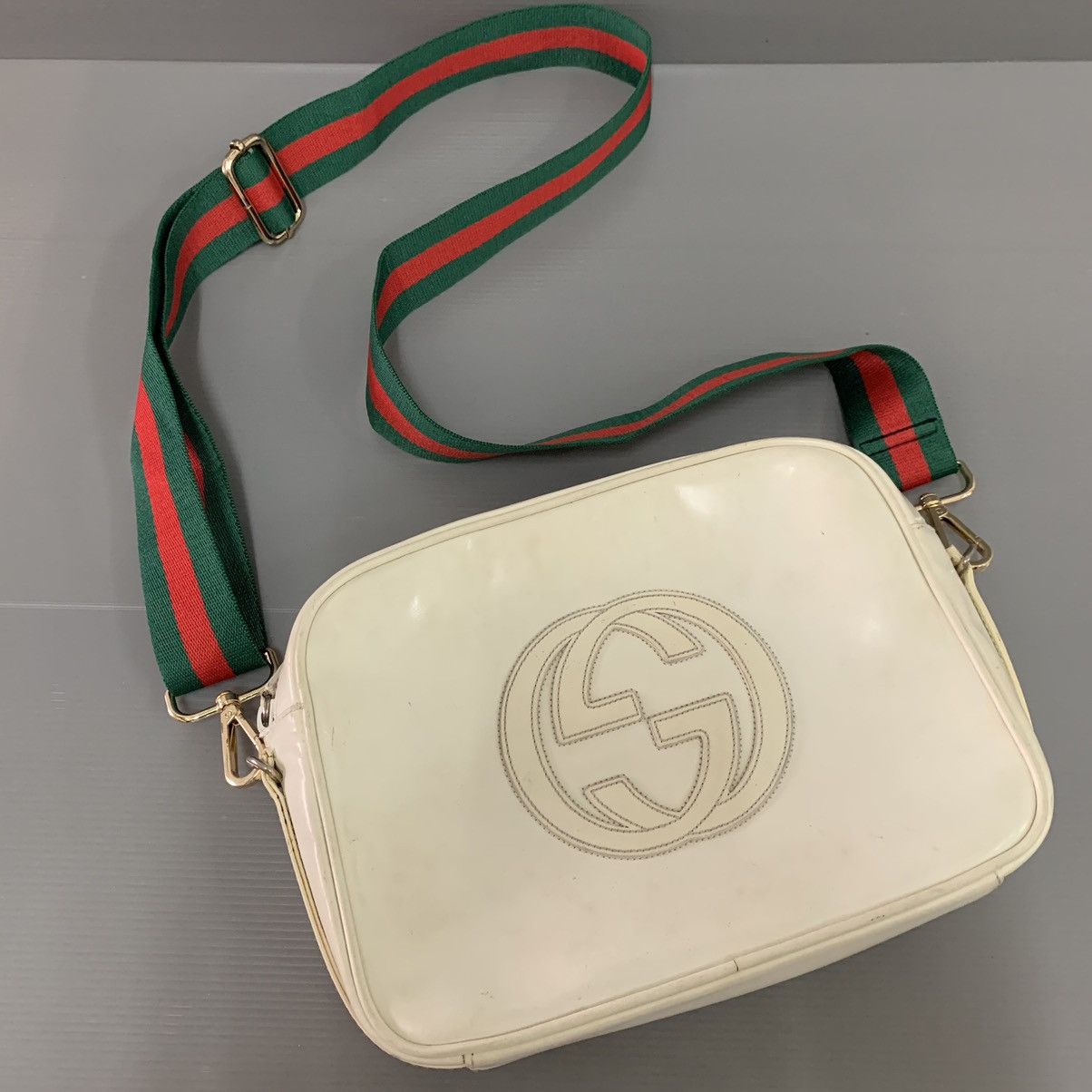 Gucci Authentic Gucci Vintage Sling White Bag Size ONE SIZE - 4 Thumbnail
