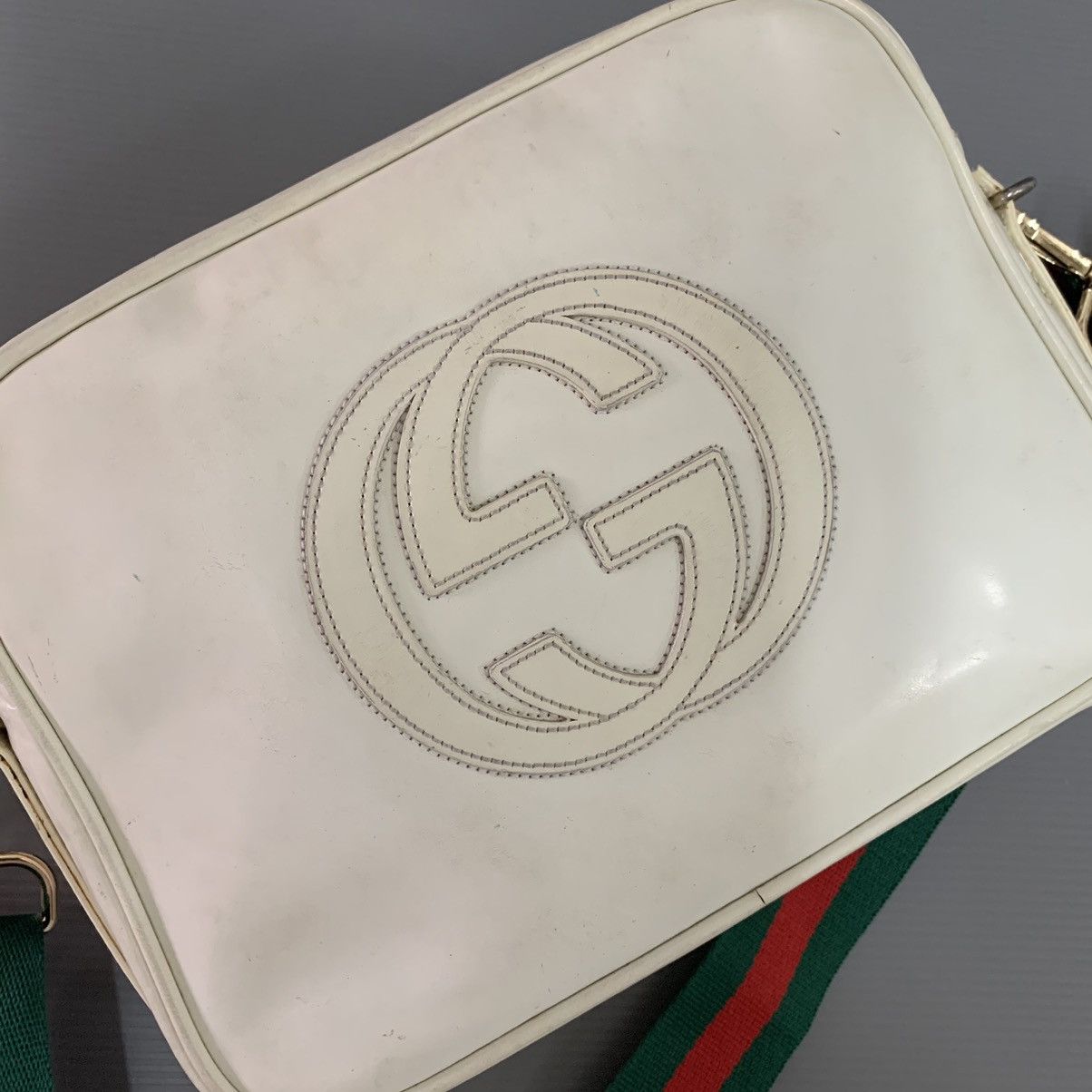 Gucci Authentic Gucci Vintage Sling White Bag Size ONE SIZE - 13 Thumbnail