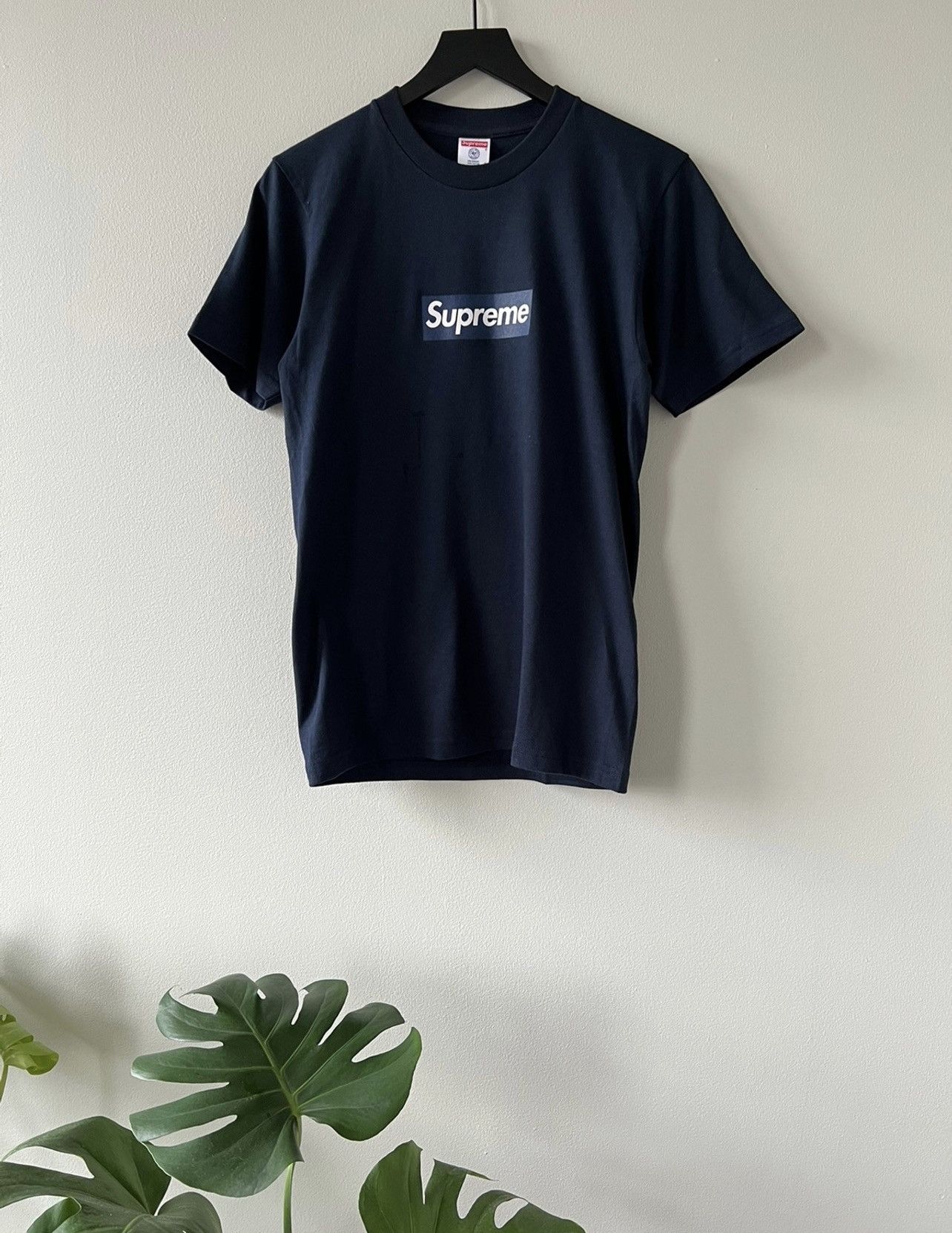 Image of New York Yankees x Supreme Yankees Box Logo Tee Small Dswt Ny in Navy, Men's