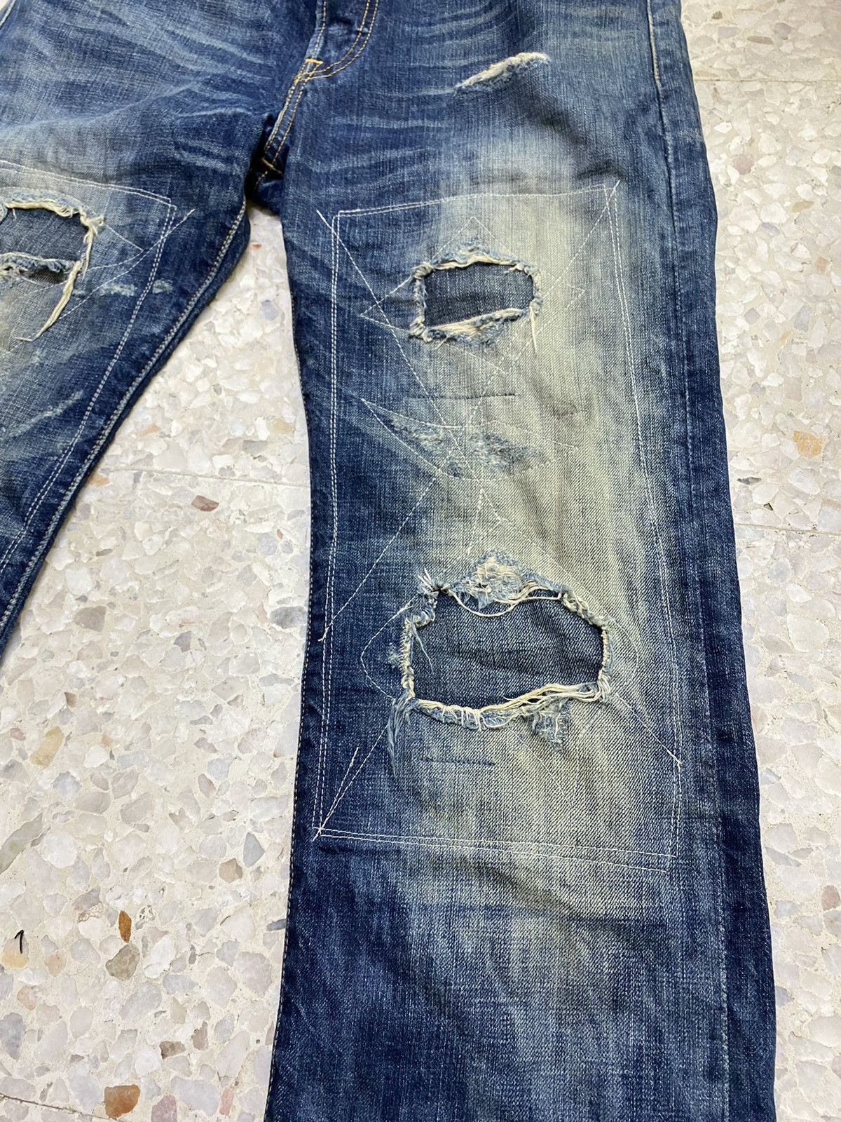 Levi's × Levi's Vintage Clothing Vintage Levi’s 501 Jeans Distressted Design Rare Size US 30 / EU 46 - 3 Thumbnail
