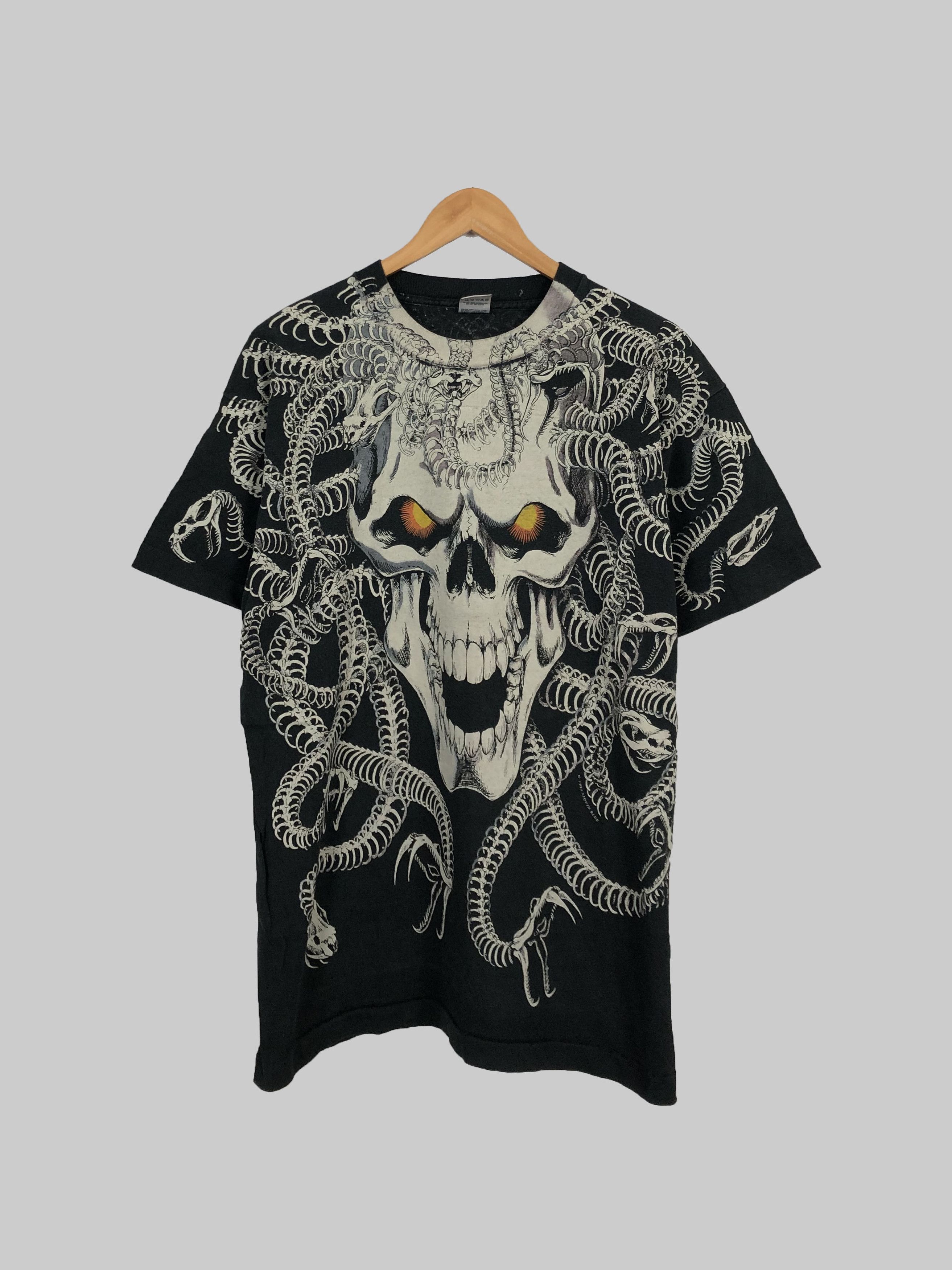 Liquid Blue Vintage 1993 Liquid Blue Medusa Skulls Travis Scott Size US L / EU 52-54 / 3 - 1 Thumbnail