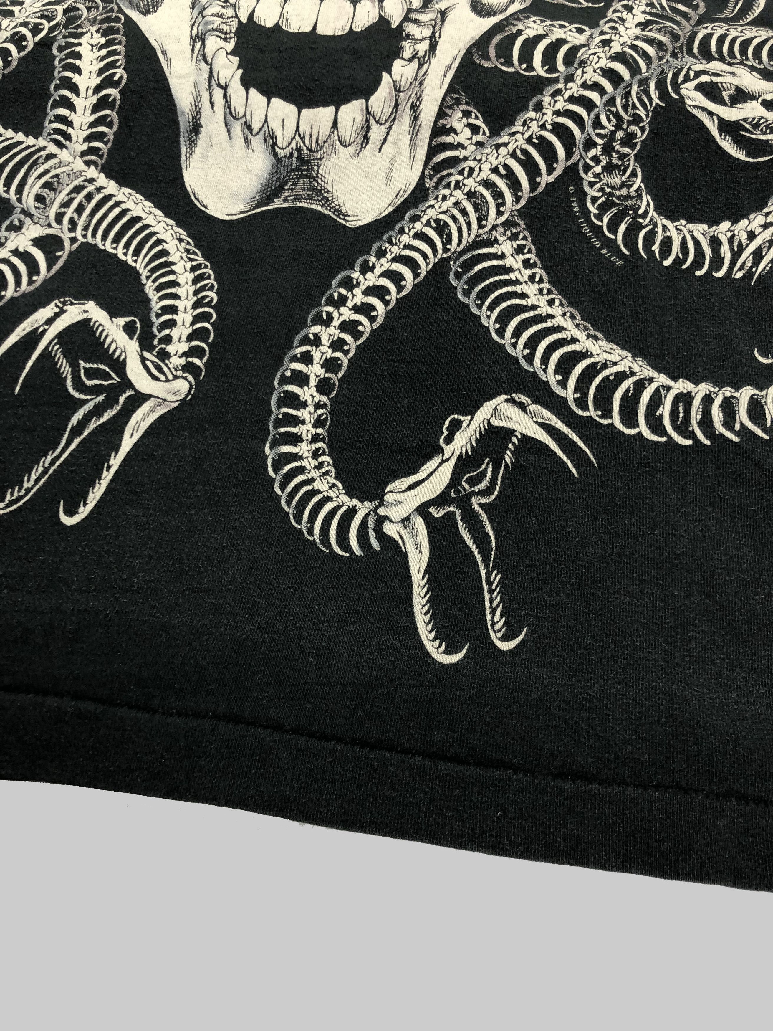 Liquid Blue Vintage 1993 Liquid Blue Medusa Skulls Travis Scott Size US L / EU 52-54 / 3 - 13 Thumbnail