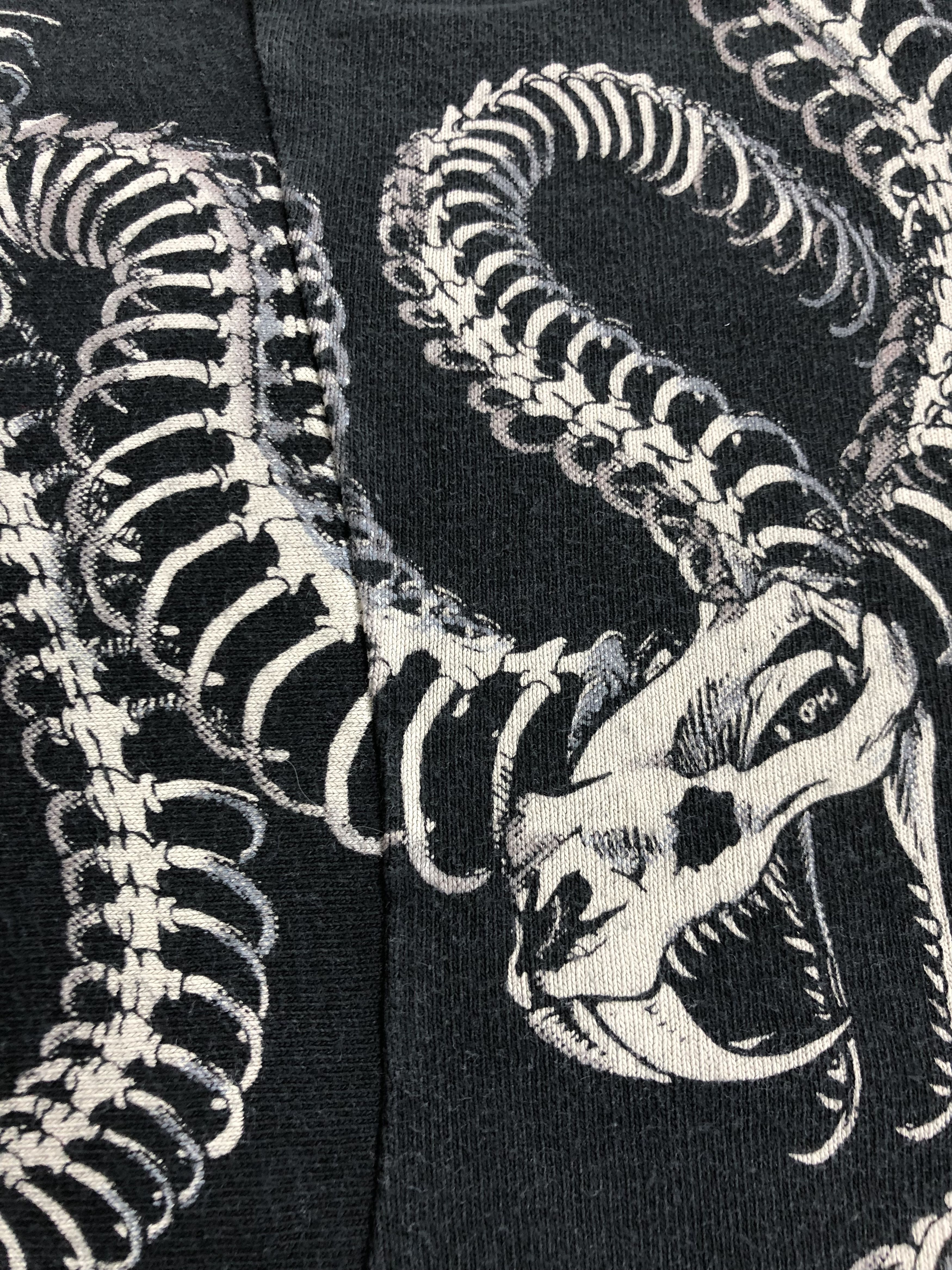 Liquid Blue Vintage 1993 Liquid Blue Medusa Skulls Travis Scott Size US L / EU 52-54 / 3 - 9 Thumbnail