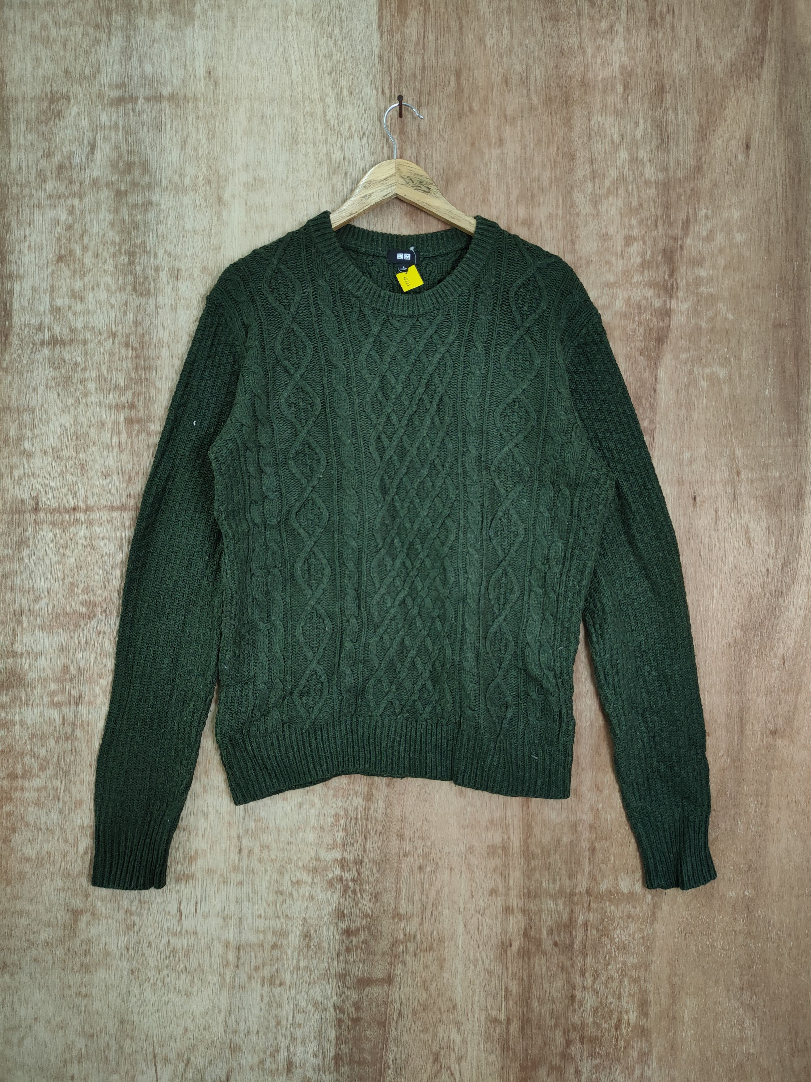 image of Aran Isles Knitwear x Uniqlo Cable Knitwear Japan Streetwear Vintage 4222 in Green (Size Large)