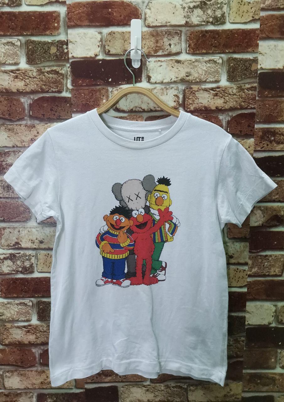 Kaws X Sesame Street Size 150 Tee