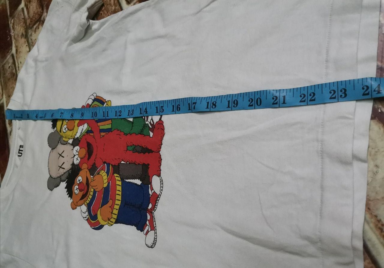 Kaws X Sesame Street Size 150 Tee