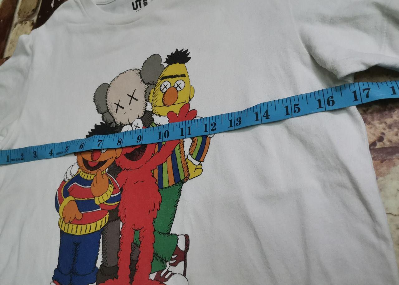 Kaws X Sesame Street Size 150 Tee