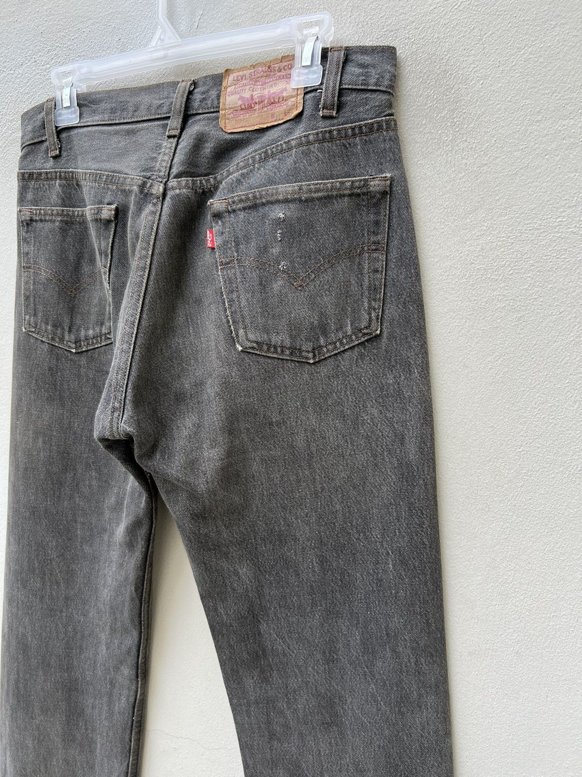 Levi's Vintage 80s Levi’s 501 Usa 🇺🇸 Faded Black Denim Jeans Size US 31 - 18 Thumbnail