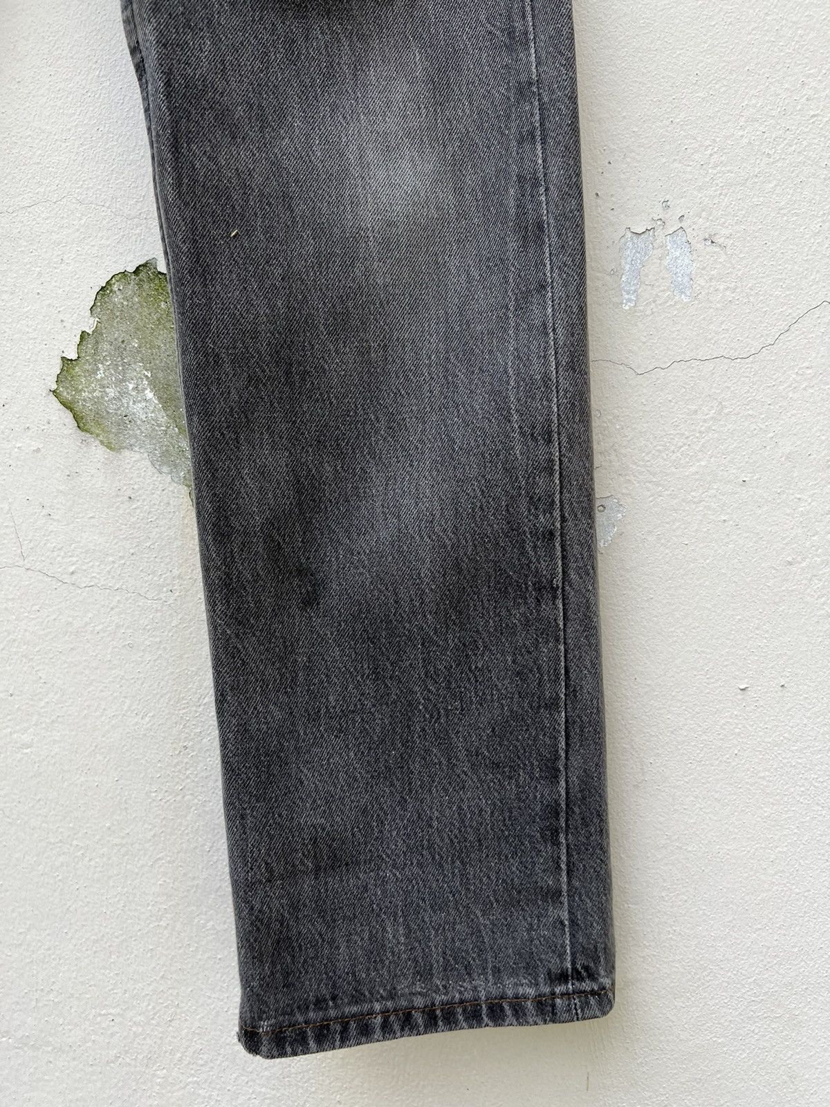 Levi's Vintage 80s Levi’s 501 Usa 🇺🇸 Faded Black Denim Jeans Size US 31 - 12 Thumbnail