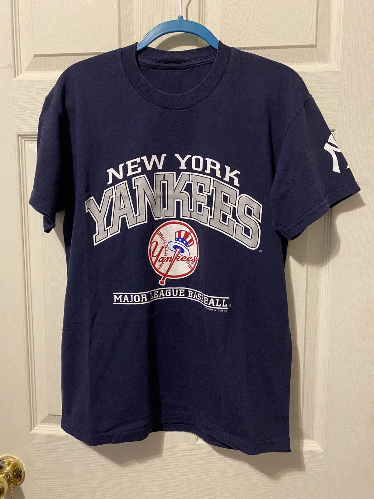 MLB Vintage 1999 Yankees Spellout Logo Tee Size US L / EU 52-54 / 3 - 1 Thumbnail