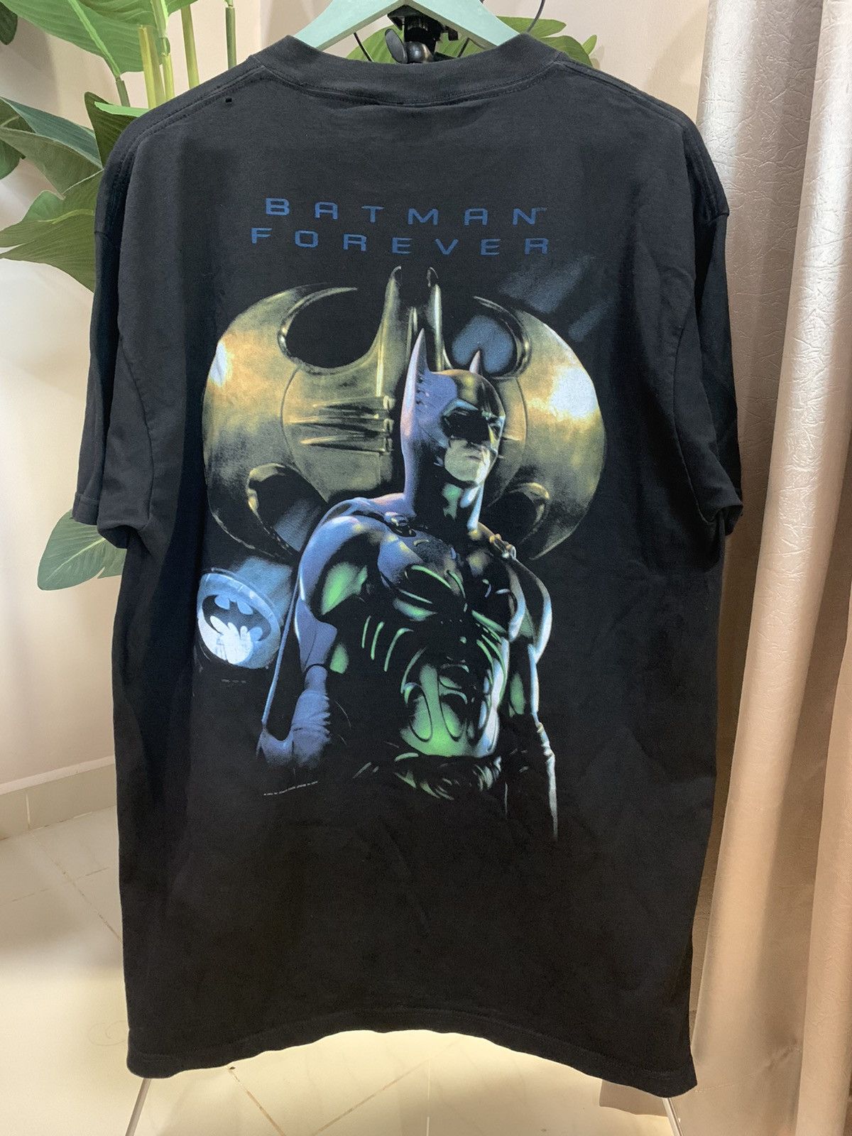 DC Comics Vintage 1995 Batman Forever Tee Size US XL / EU 56 / 4 - 1 Thumbnail