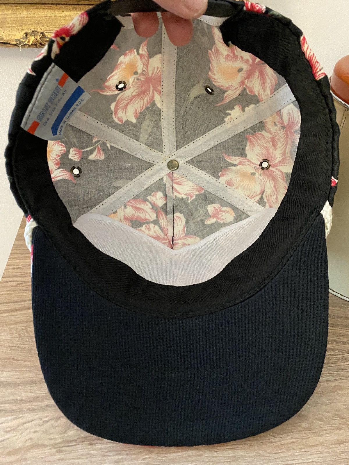 Vintage Vintage 80’s Hüls Flowers All Over Big Crown Trucker Hat Size ONE SIZE - 10 Thumbnail