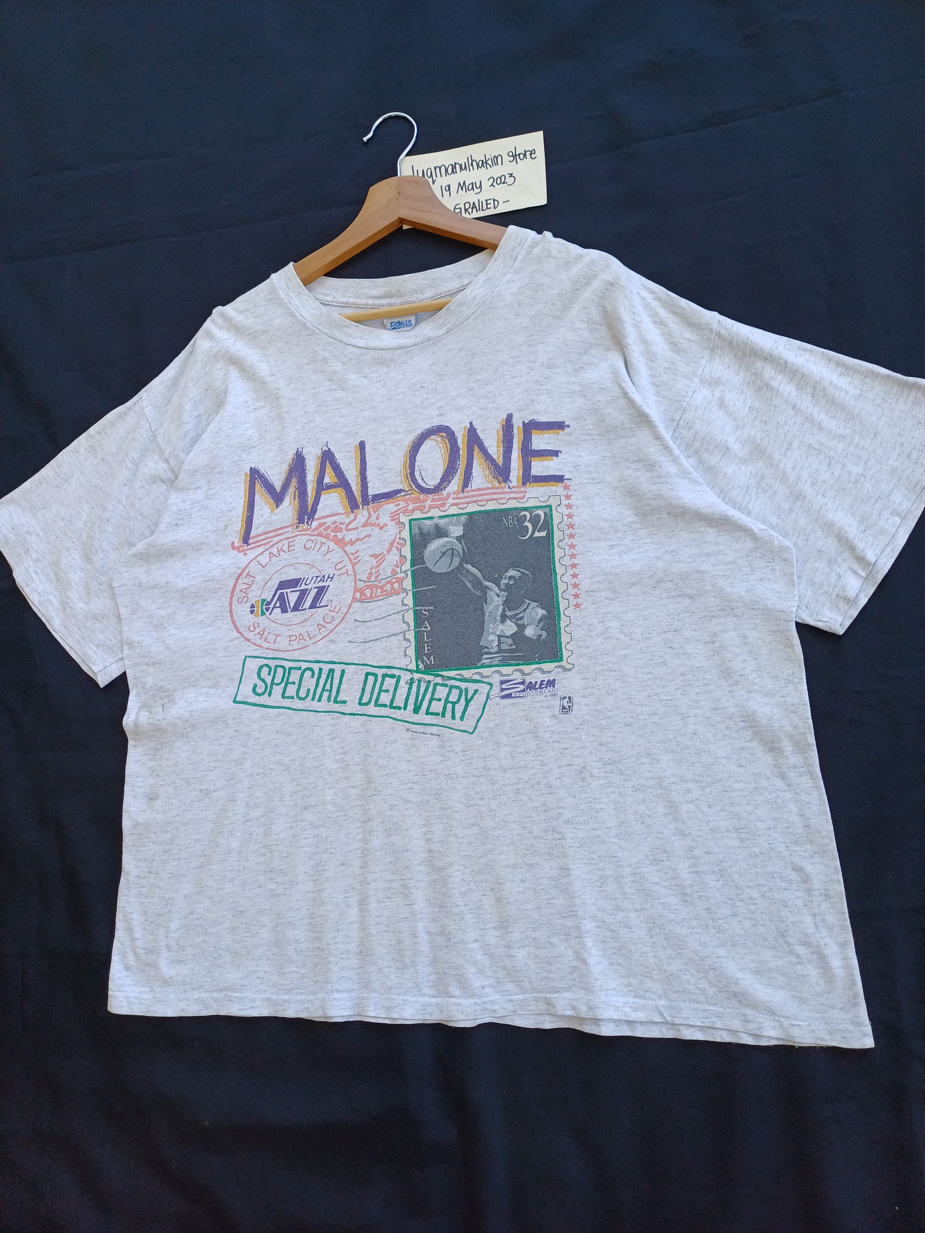 NBA Rare Vintage MALONE NBA Player Salem Tshirt Size US XL / EU 56 / 4 - 3 Thumbnail
