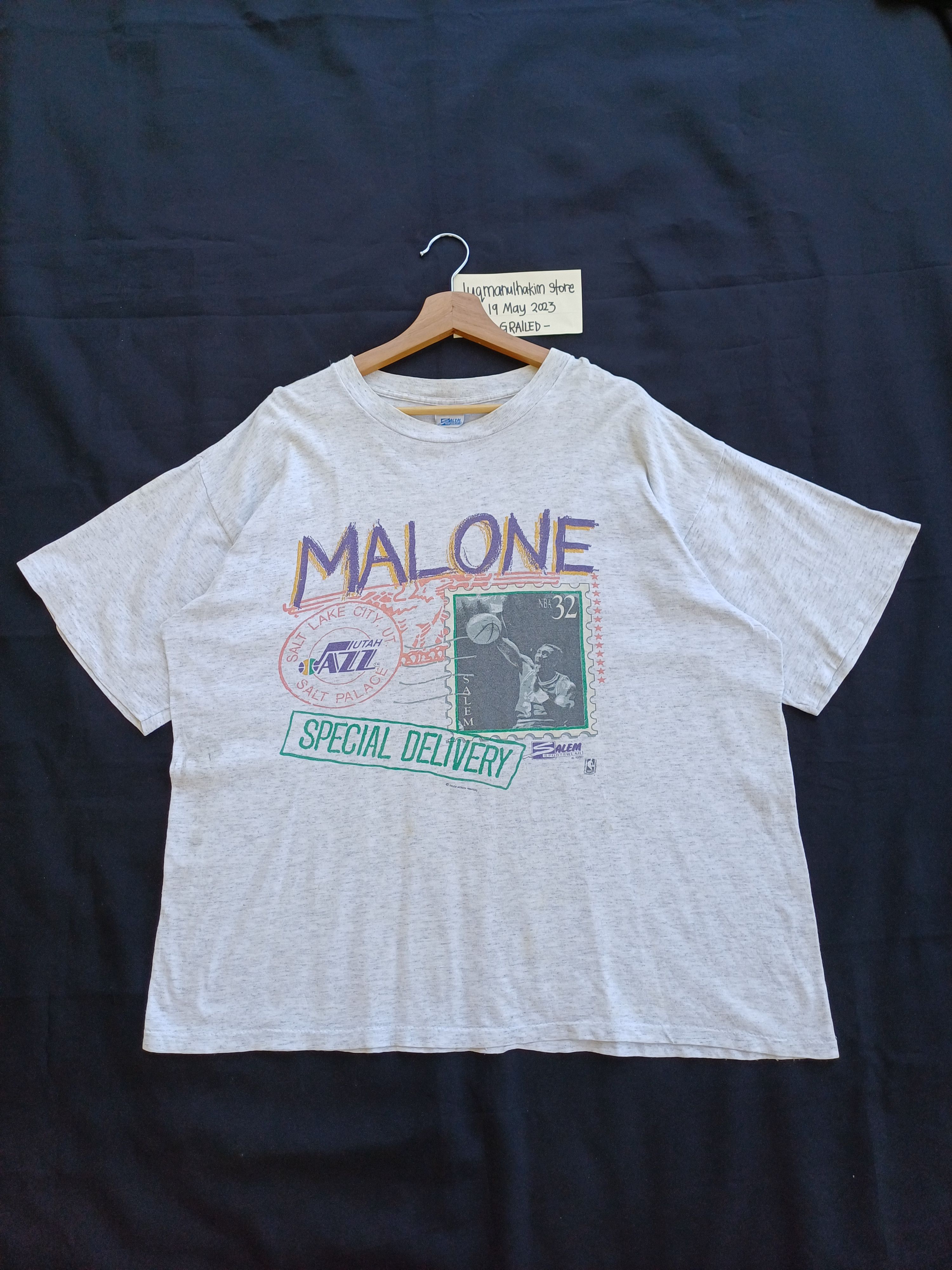 NBA Rare Vintage MALONE NBA Player Salem Tshirt Size US XL / EU 56 / 4 - 1 Thumbnail