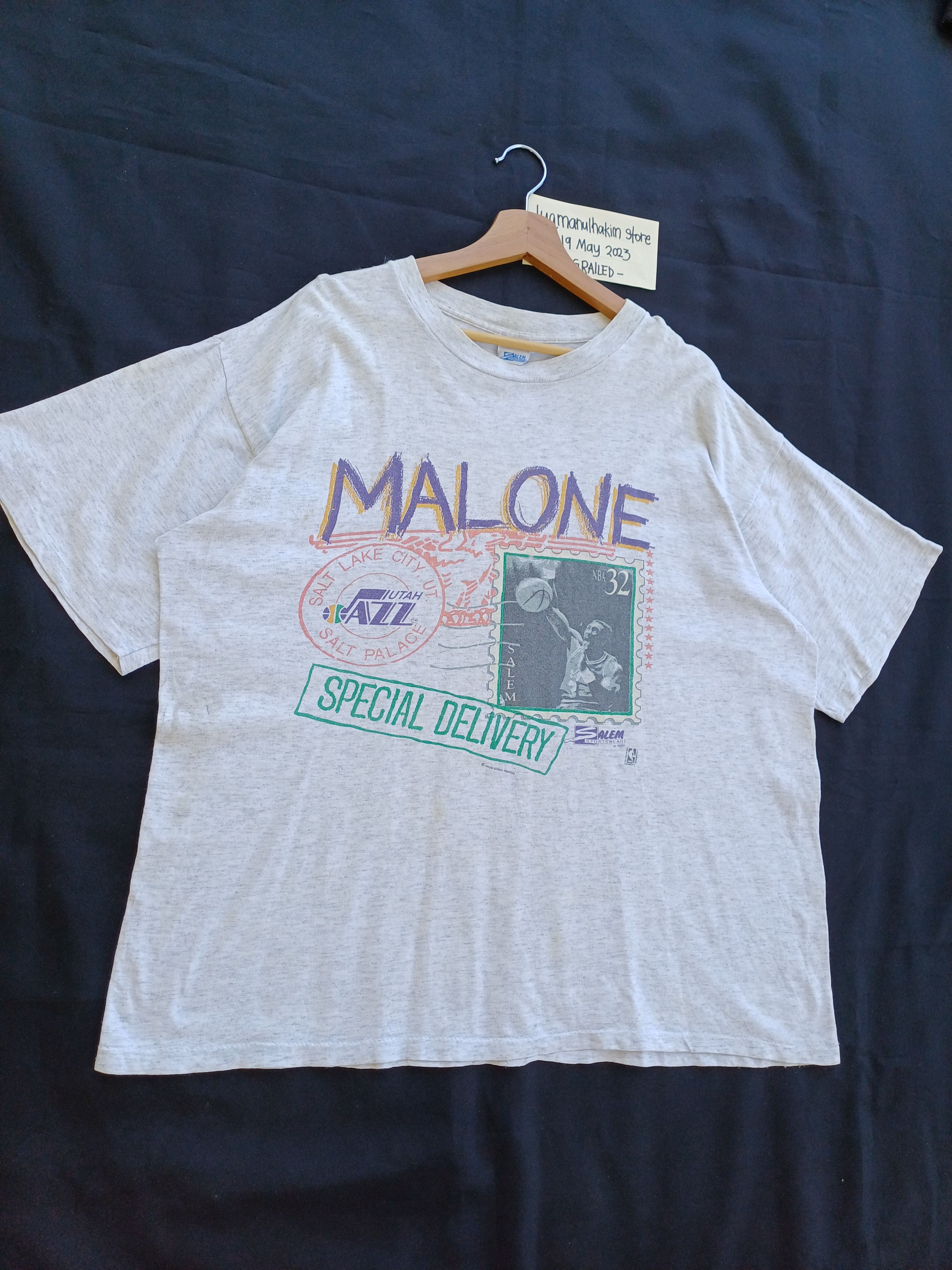 NBA Rare Vintage MALONE NBA Player Salem Tshirt Size US XL / EU 56 / 4 - 2 Thumbnail