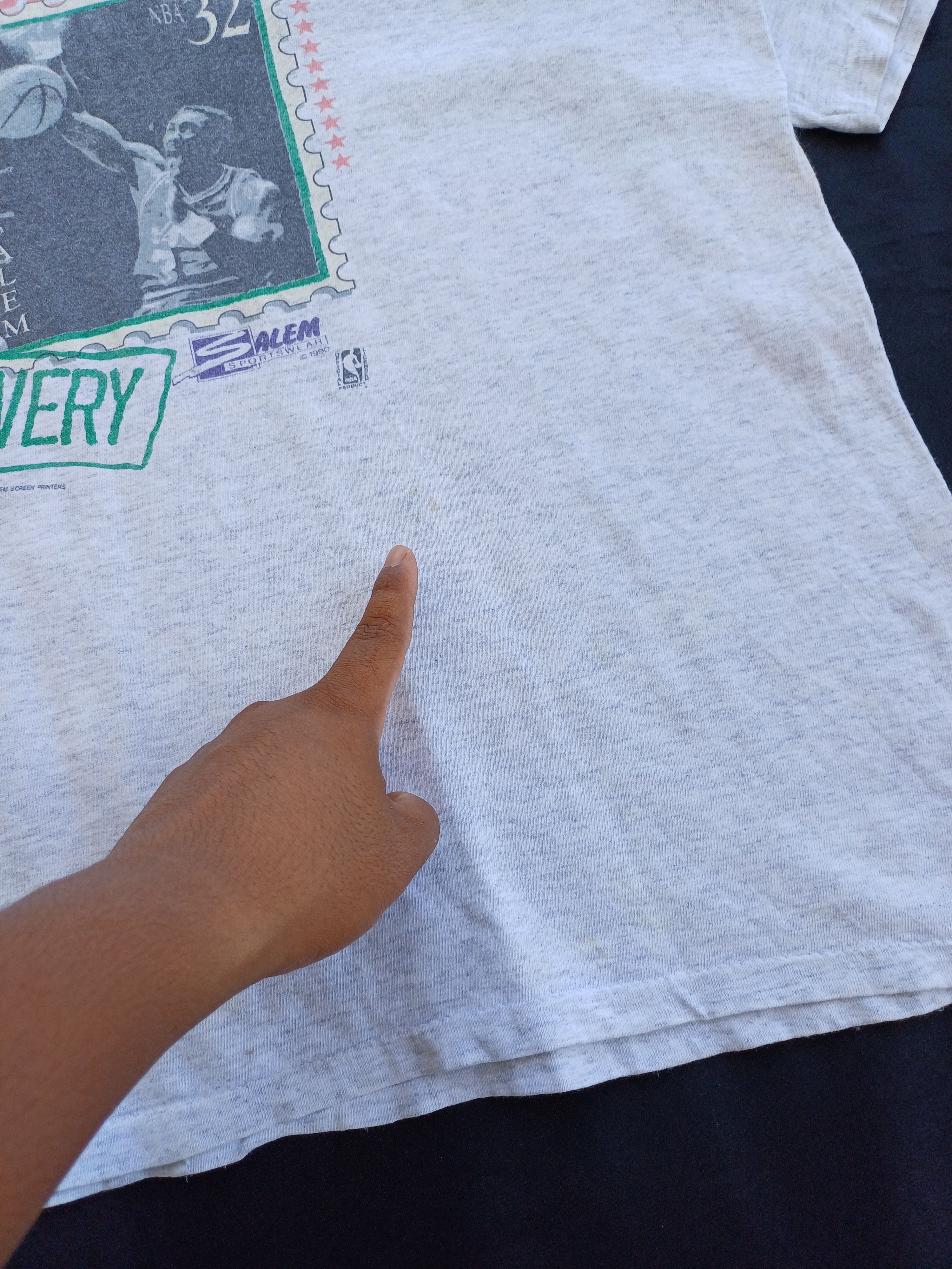 NBA Rare Vintage MALONE NBA Player Salem Tshirt Size US XL / EU 56 / 4 - 12 Thumbnail