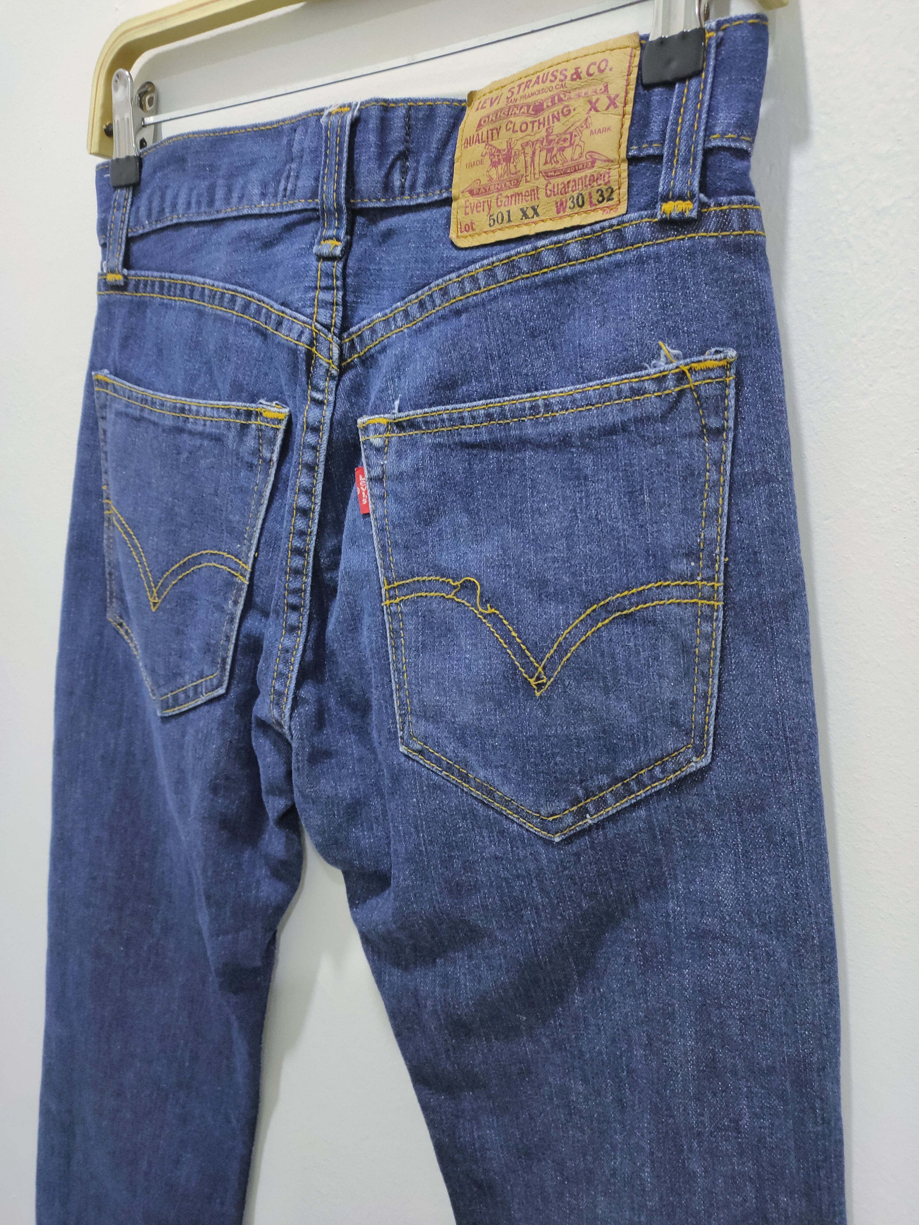 Garment Reproduction of Workers LEVI'S 501 XX Slim Fit Skinny Blue Blend Bikers Denim Jeans Size US 30 / EU 46 - 13 Thumbnail