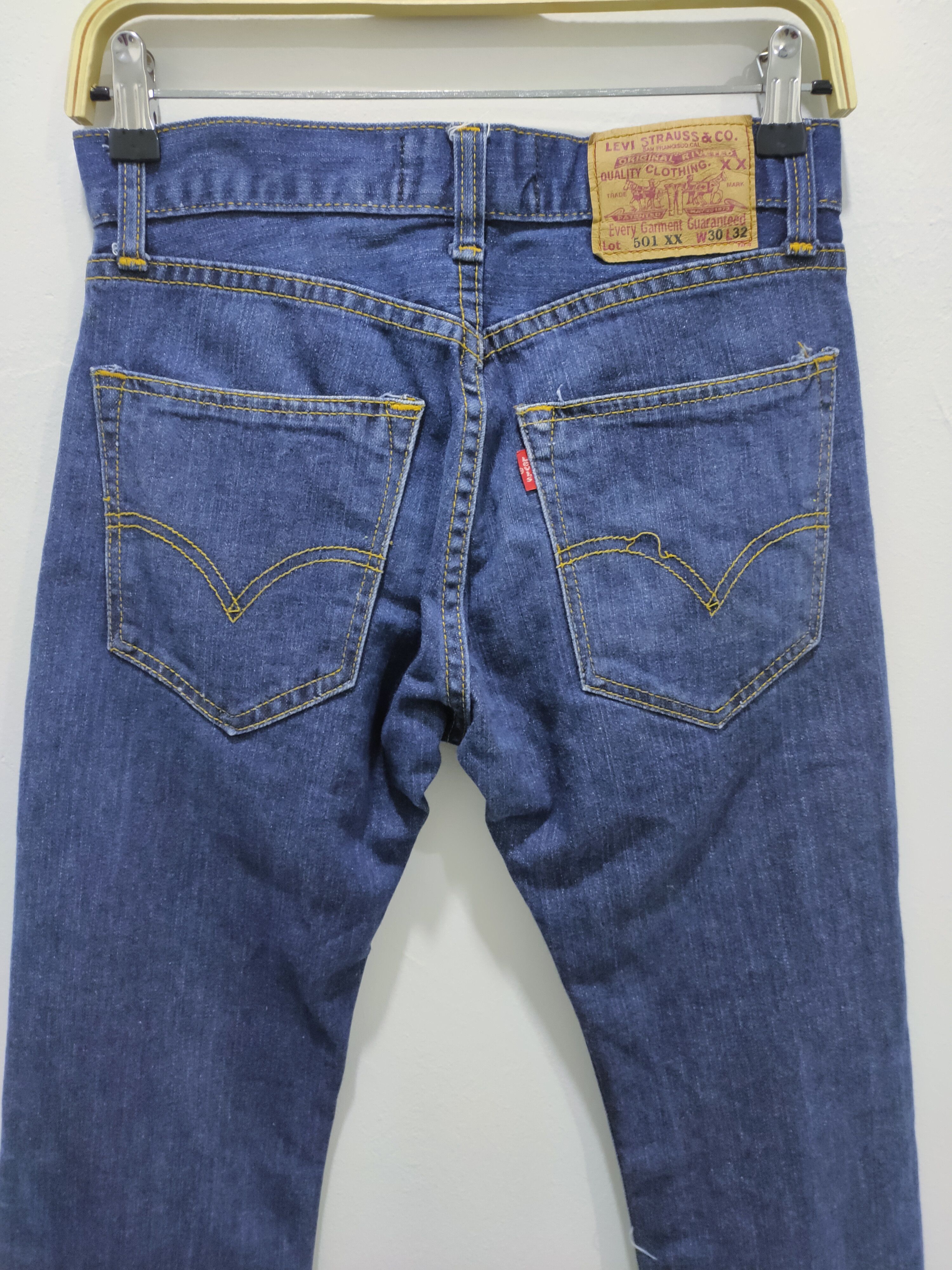 Garment Reproduction of Workers LEVI'S 501 XX Slim Fit Skinny Blue Blend Bikers Denim Jeans Size US 30 / EU 46 - 9 Thumbnail