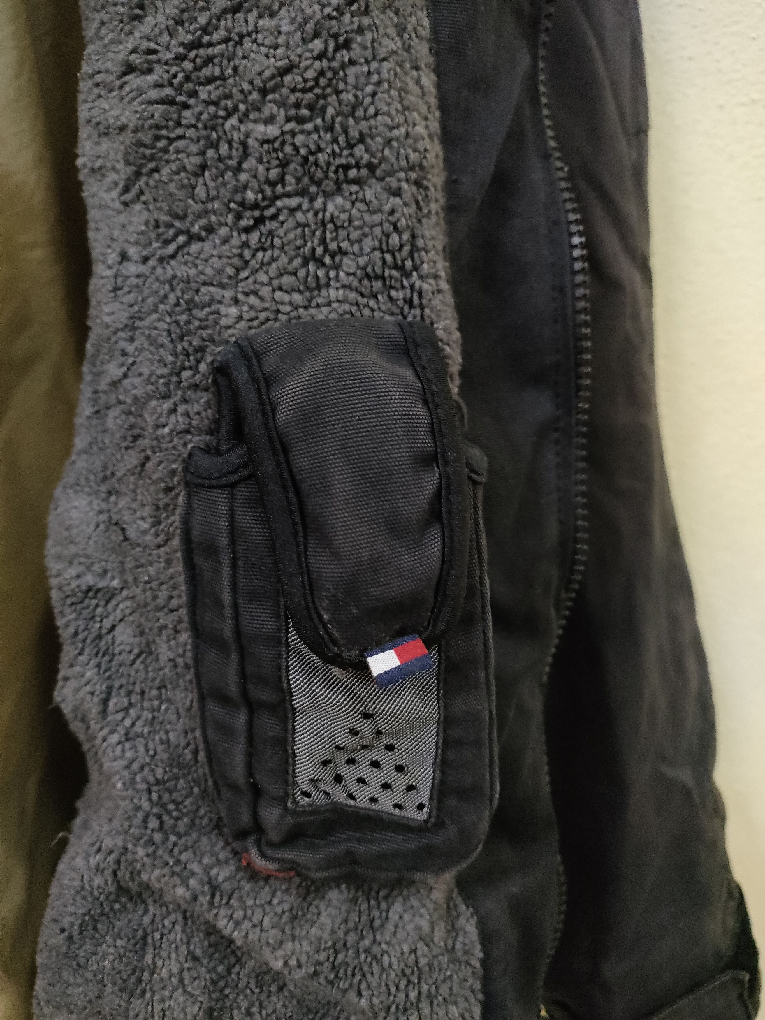 Tommy Hilfiger × Vintage Vintage Tommy Hilfiger Outherwear Jacket Size US S / EU 44-46 / 1 - 9 Thumbnail