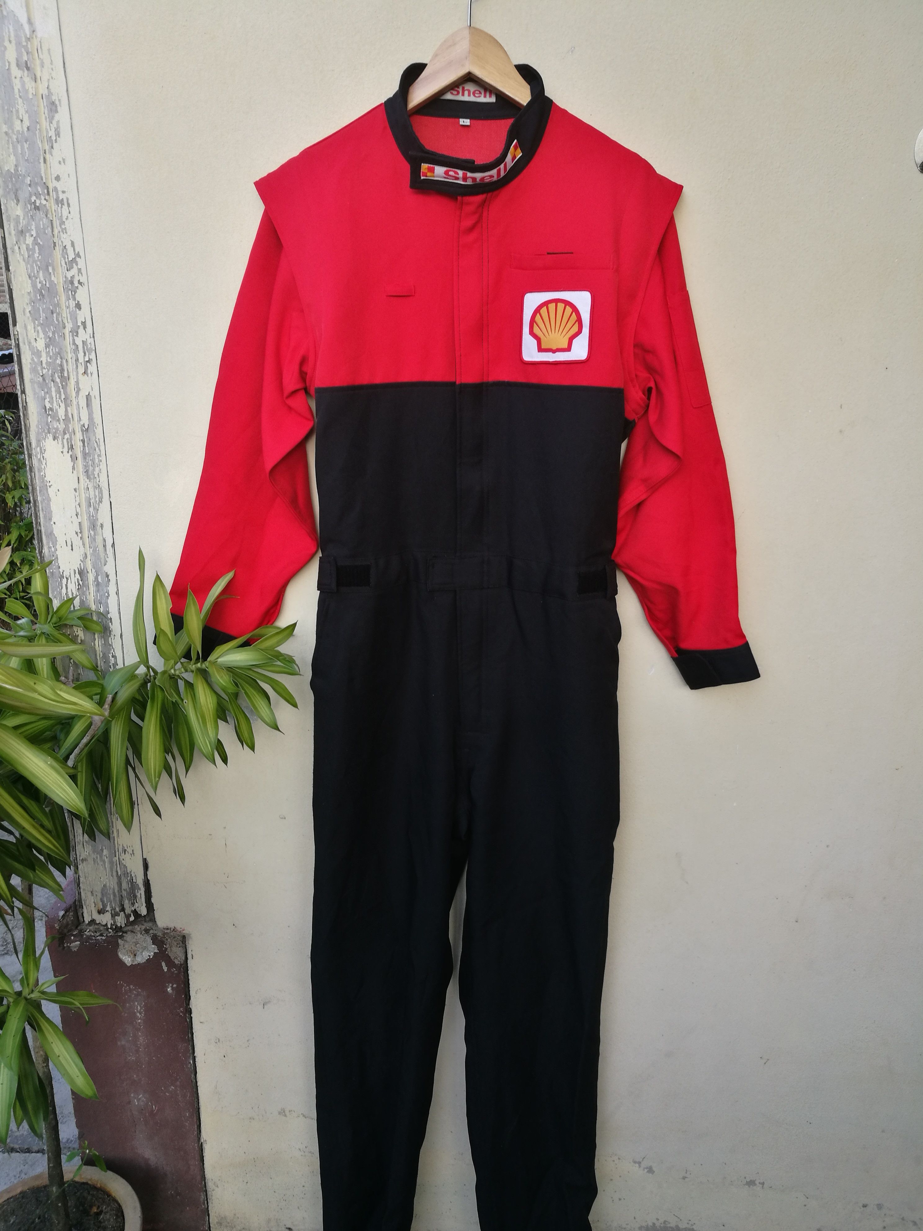 Ferrari RARE🔥 SHELL X SCUDARIA FERRARI COVERALLS Size US 30 / EU 46 - 1 Thumbnail