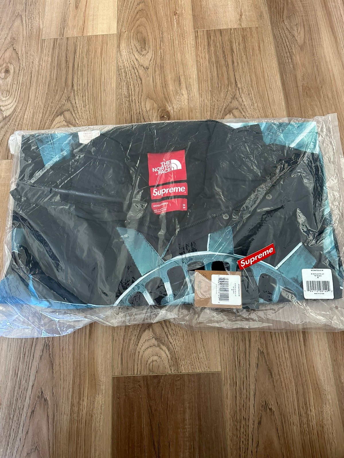 Pre-owned Supreme X The North Face Supreme North Face Statue Of Liberty Black Mountain Jacket M