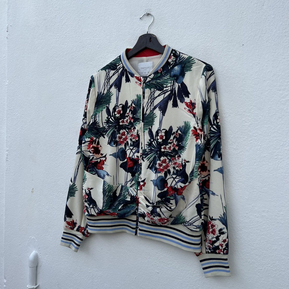 Japanese Brand RARE TRAFALUC ZARA OVERPRINT FLORAL BOMBER LIGHT JACKET Size US M / EU 48-50 / 2 - 2 Thumbnail