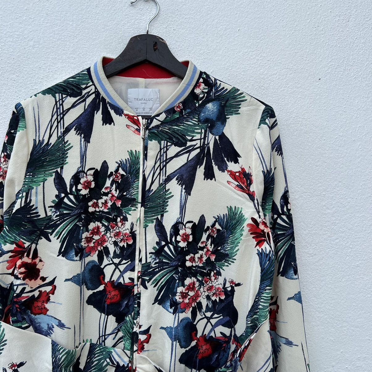 Japanese Brand RARE TRAFALUC ZARA OVERPRINT FLORAL BOMBER LIGHT JACKET Size US M / EU 48-50 / 2 - 5 Thumbnail
