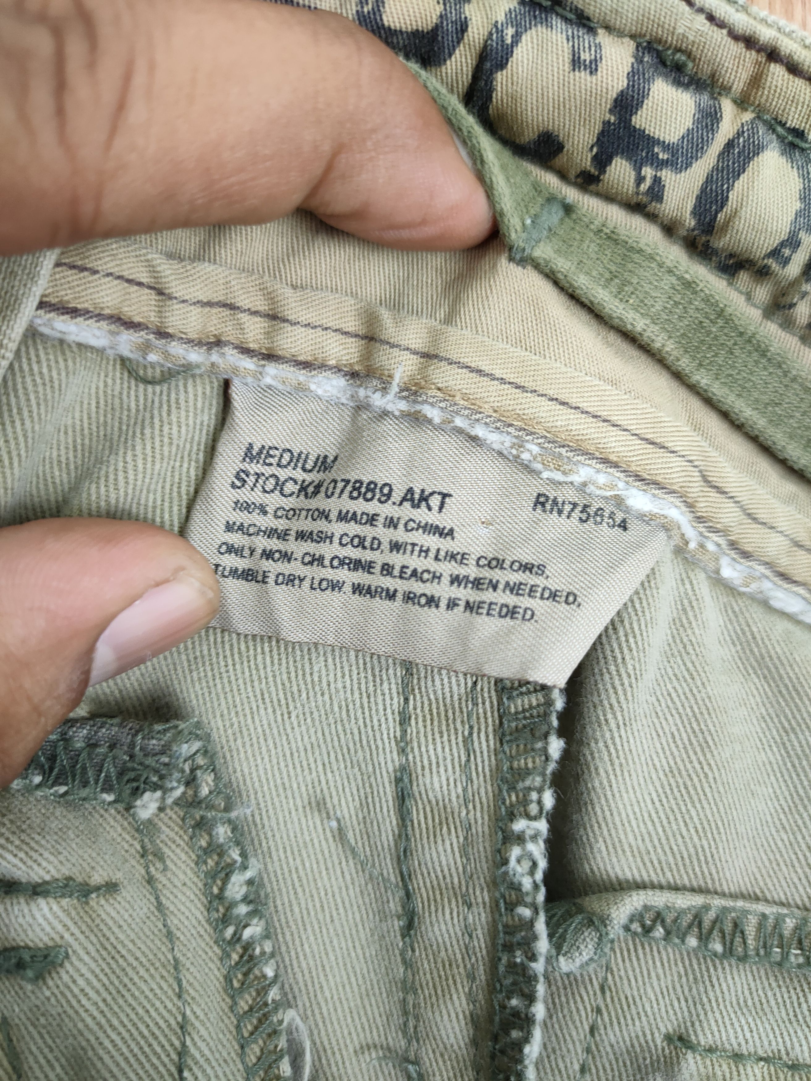 Abercrombie & Fitch DLL Abercrombie camo military multipocket cargo pants #182 Size US 31 - 12 Thumbnail