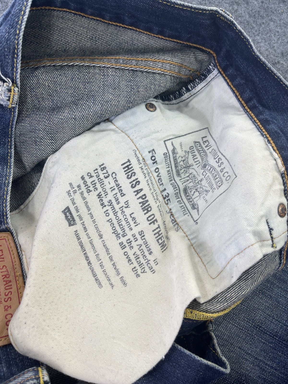Vintage Levis 504 Ripped Jeans - J920